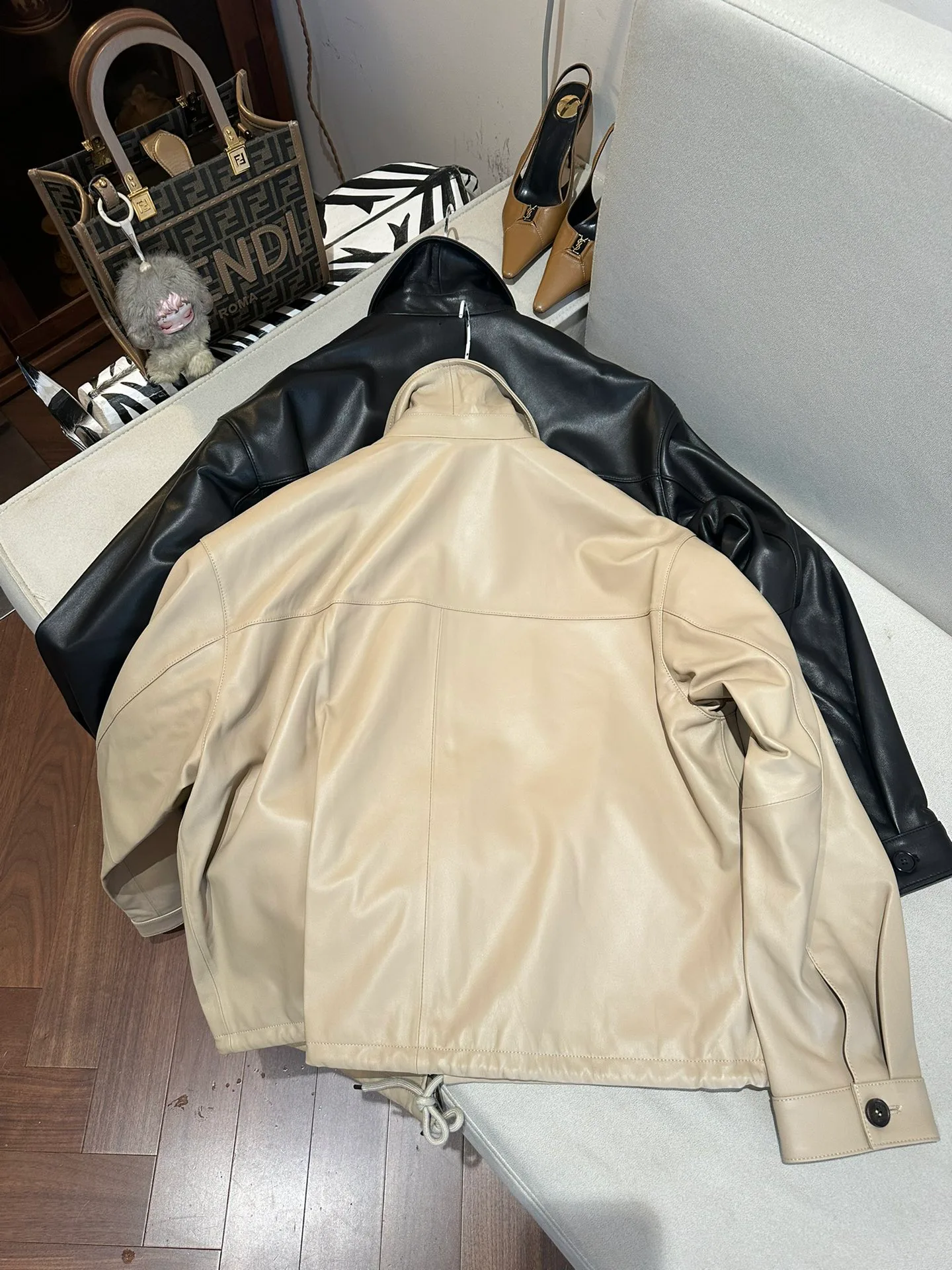 Кожаные Куртки И Дублёнки Женские Prada 11491682