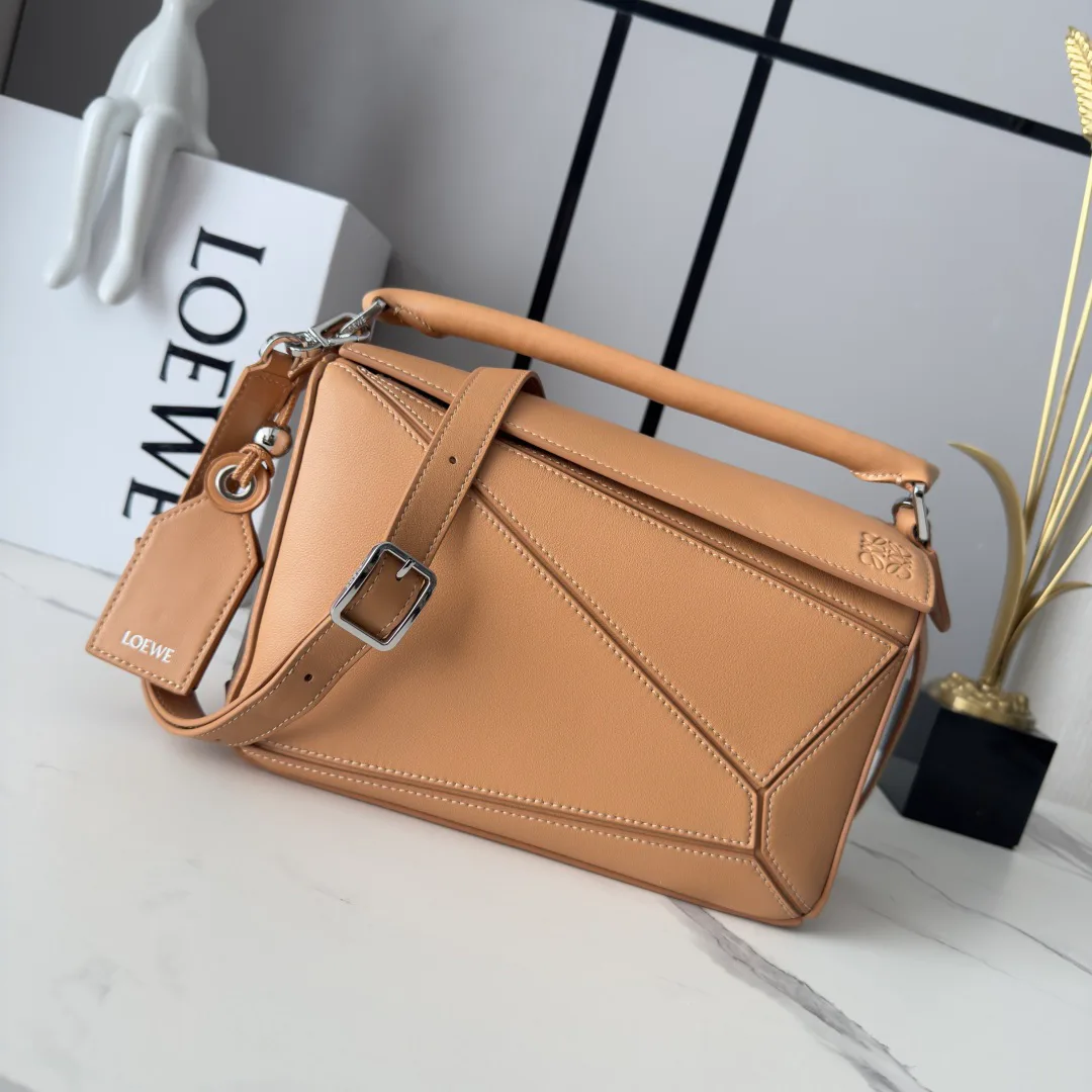 Классические Сумки Женские Loewe 17270394