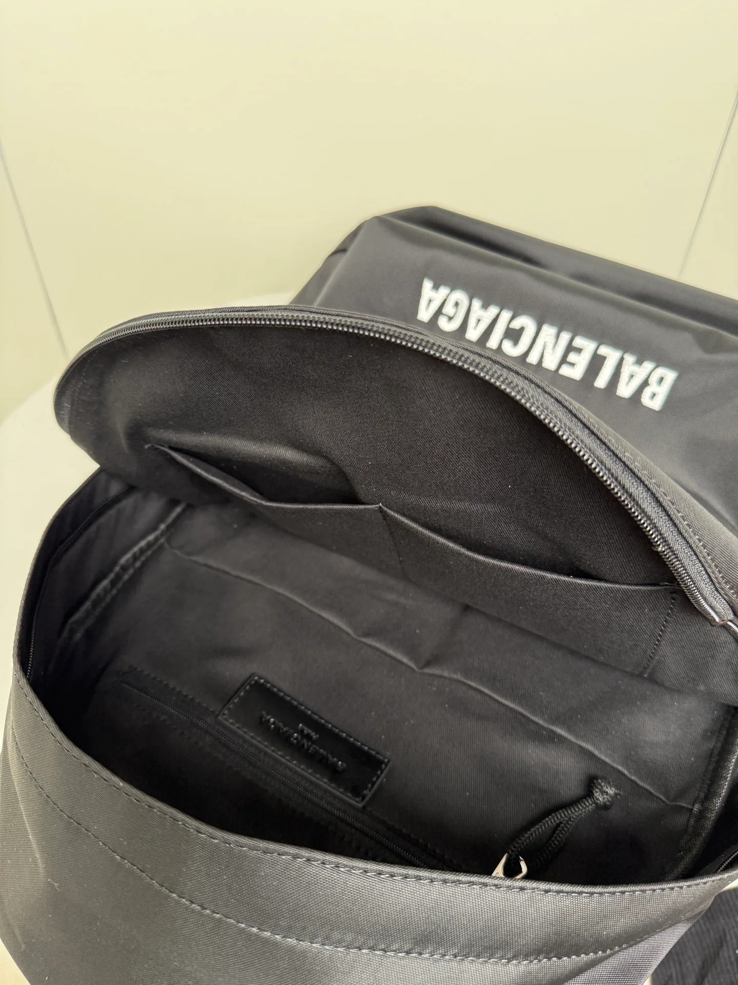 Рюкзаки Женские Balenciaga 1221031