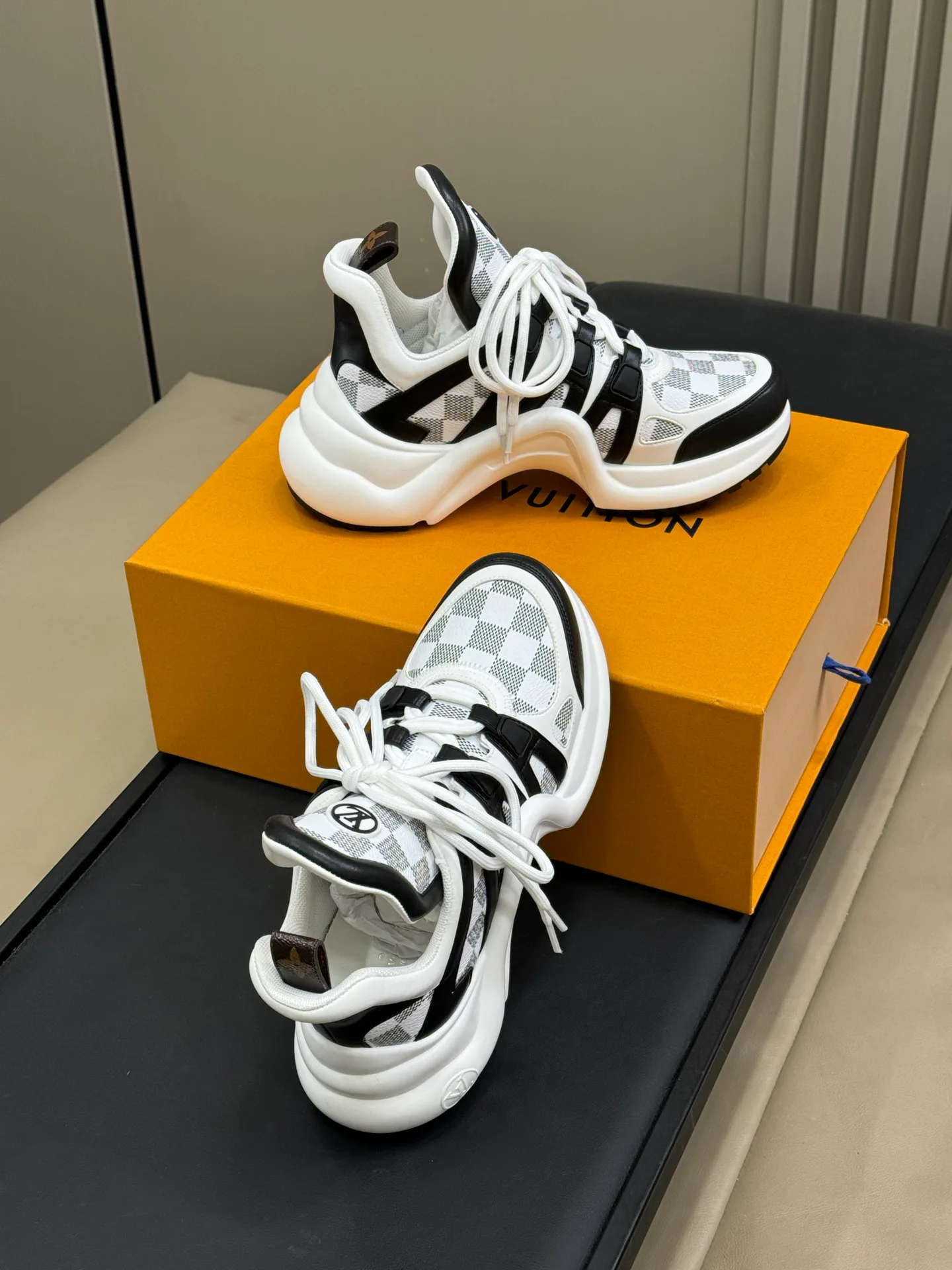 Кроссовки Женские Louis Vuitton 28555