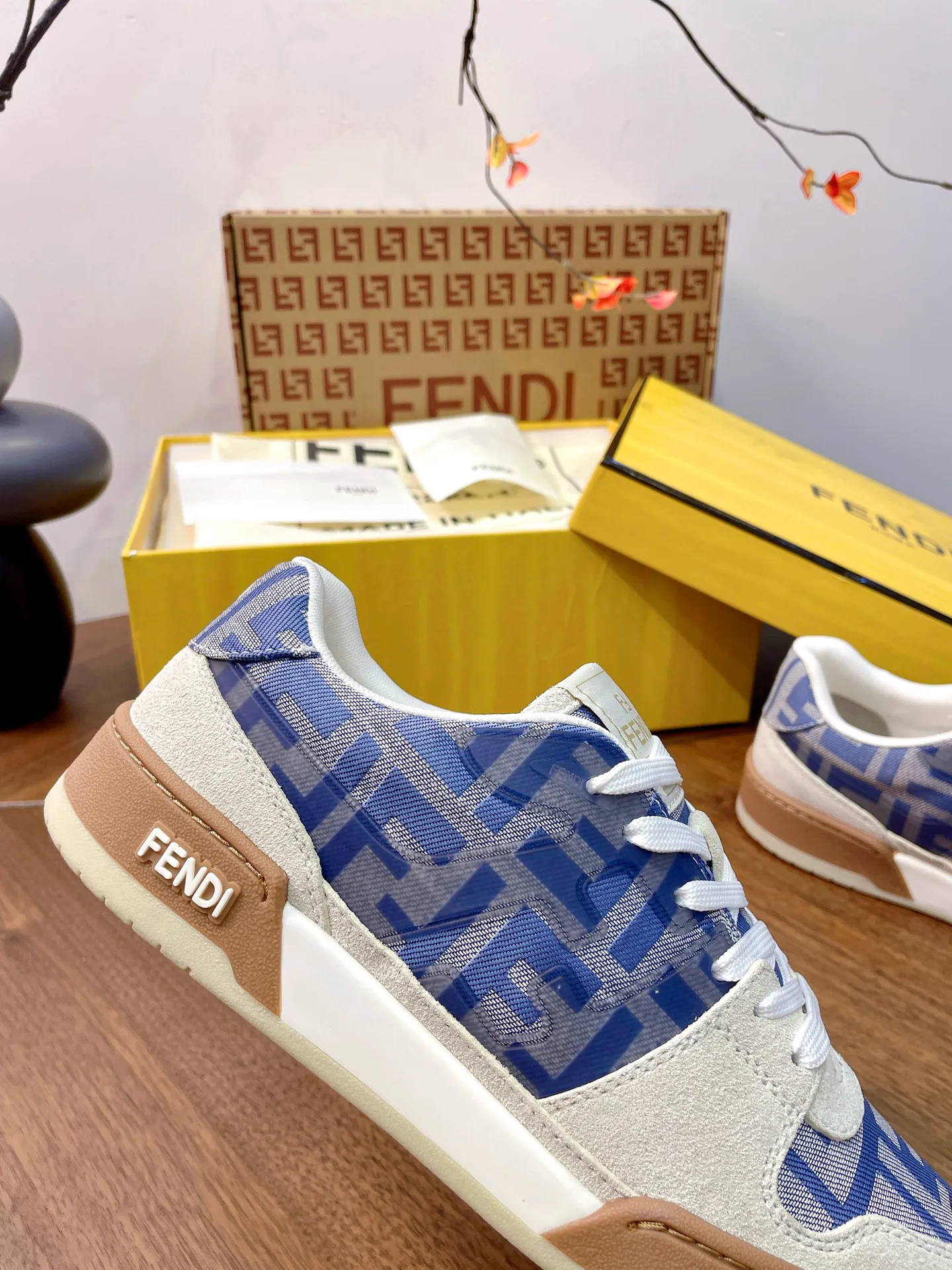 Кроссовки Женские Fendi 17957350