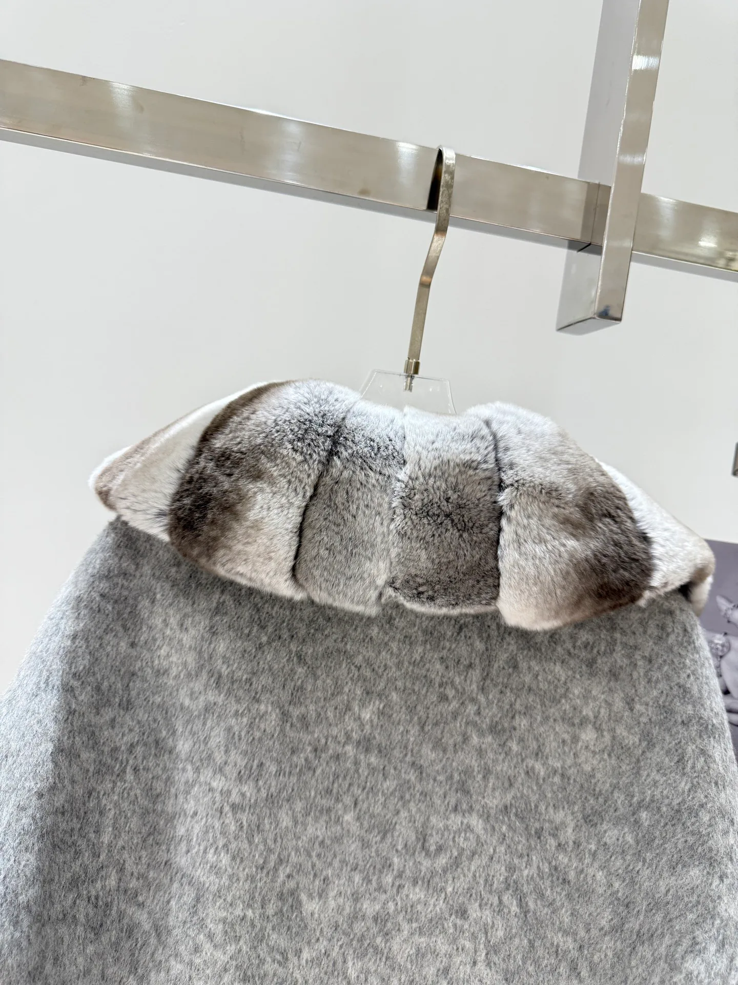 Куртки И Пуховики Женские Loro Piana 18699827