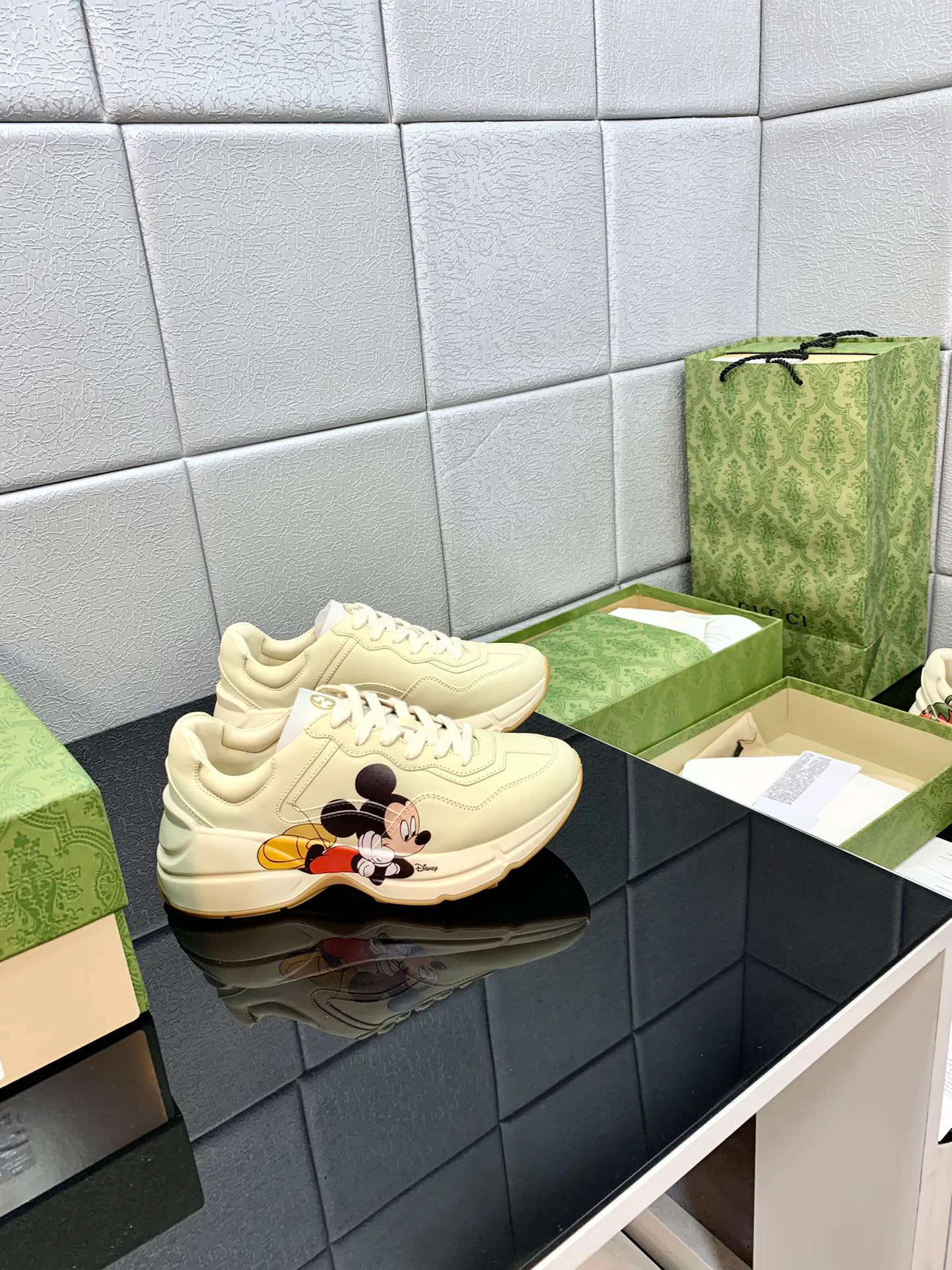 Кроссовки Женские Gucci 5120131