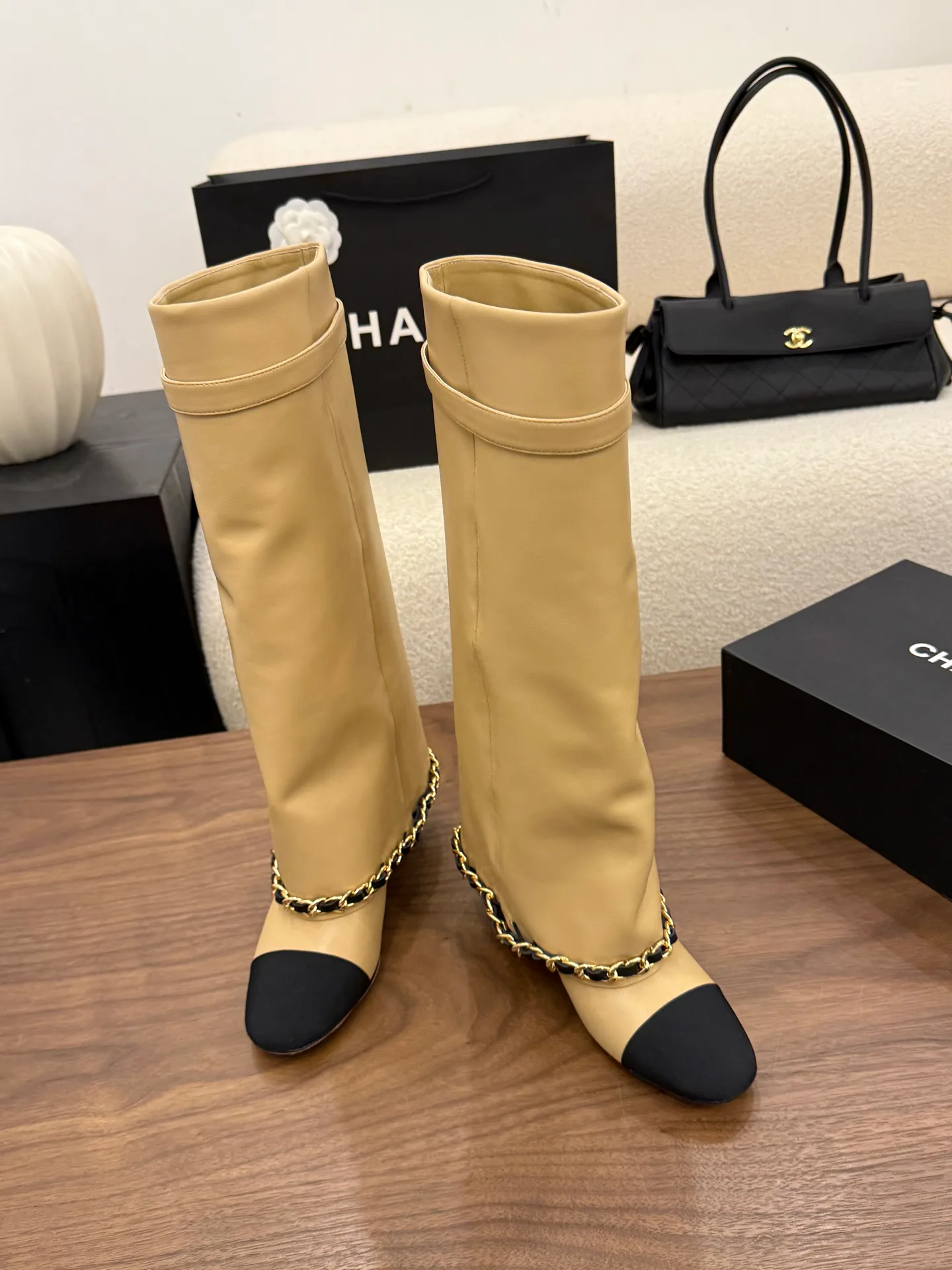 Сапоги Женские Chanel 18223558
