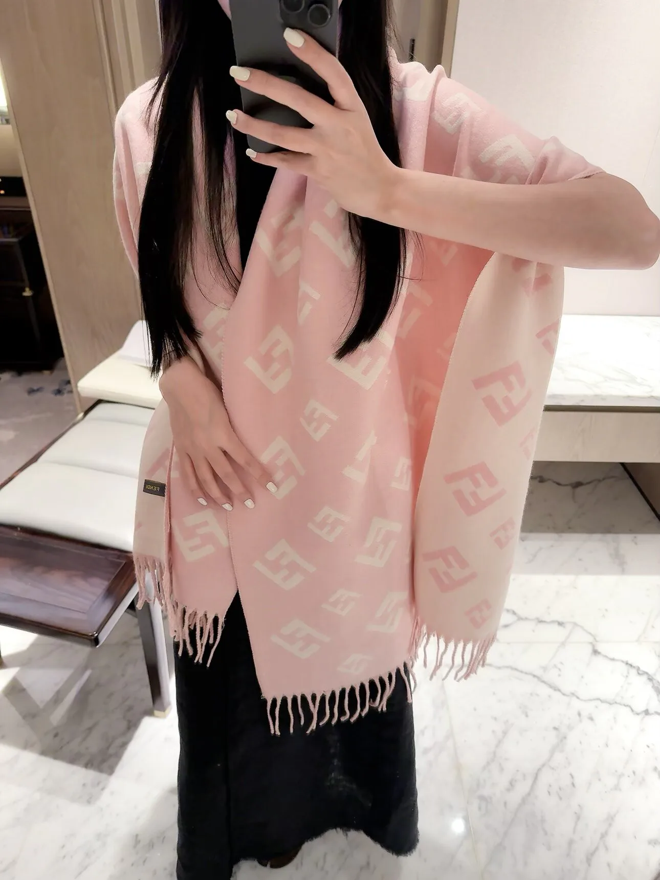 Шарфы Fendi 18322644