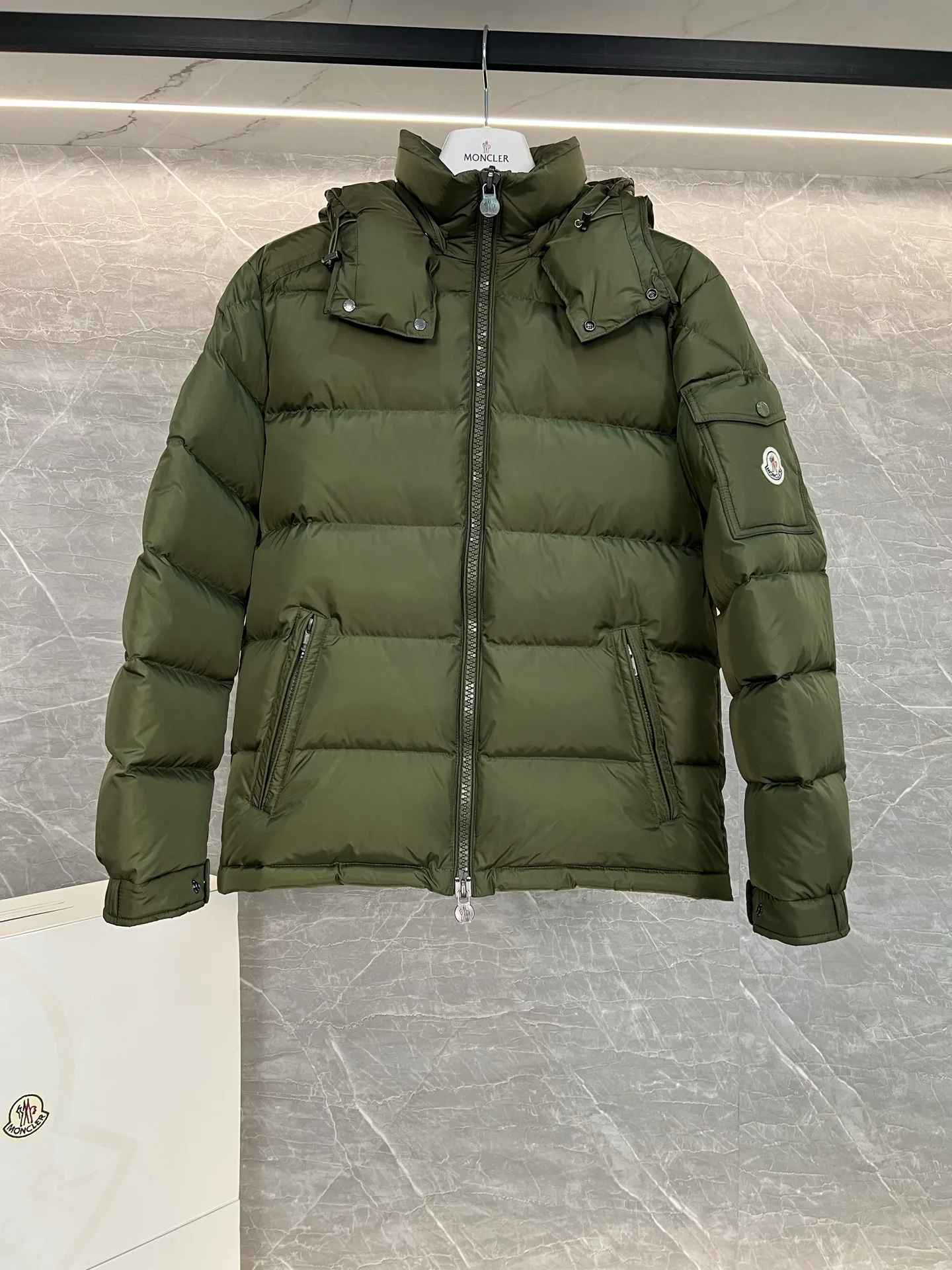 Куртки И Пуховики Женские Moncler 18599871