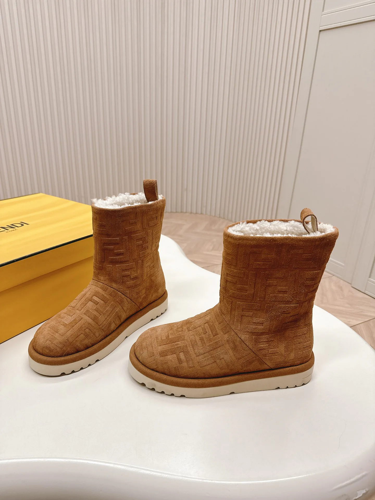 Угги Женские Fendi 18264063