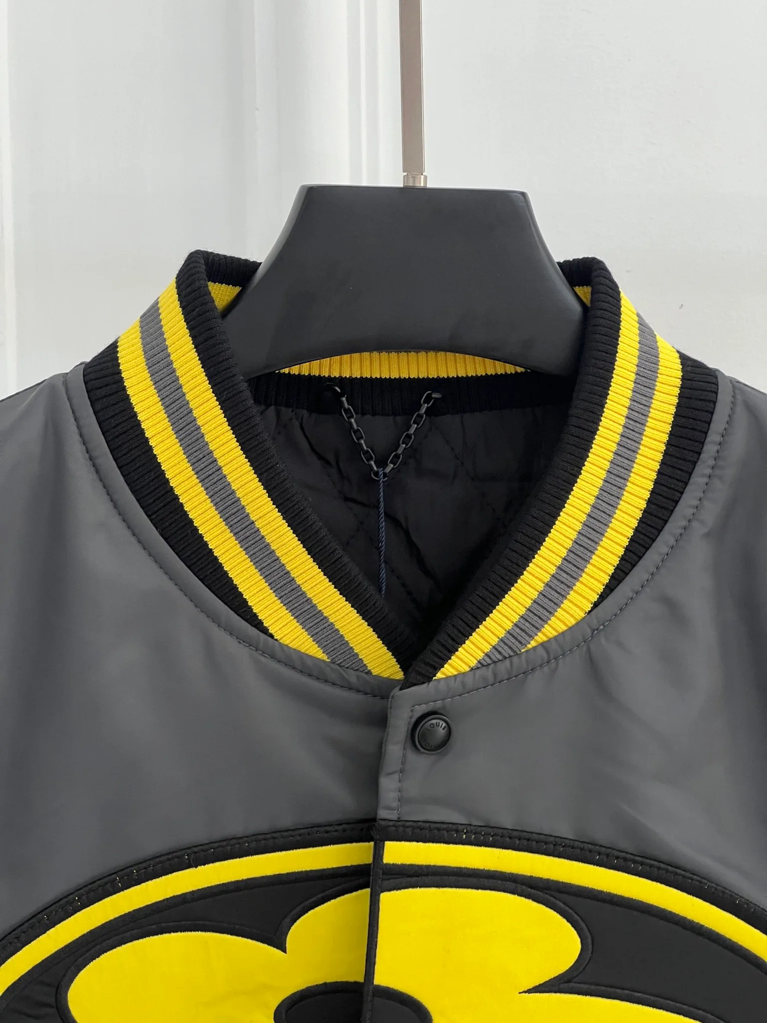 Куртки И Пуховики Женские Louis Vuitton 12842565