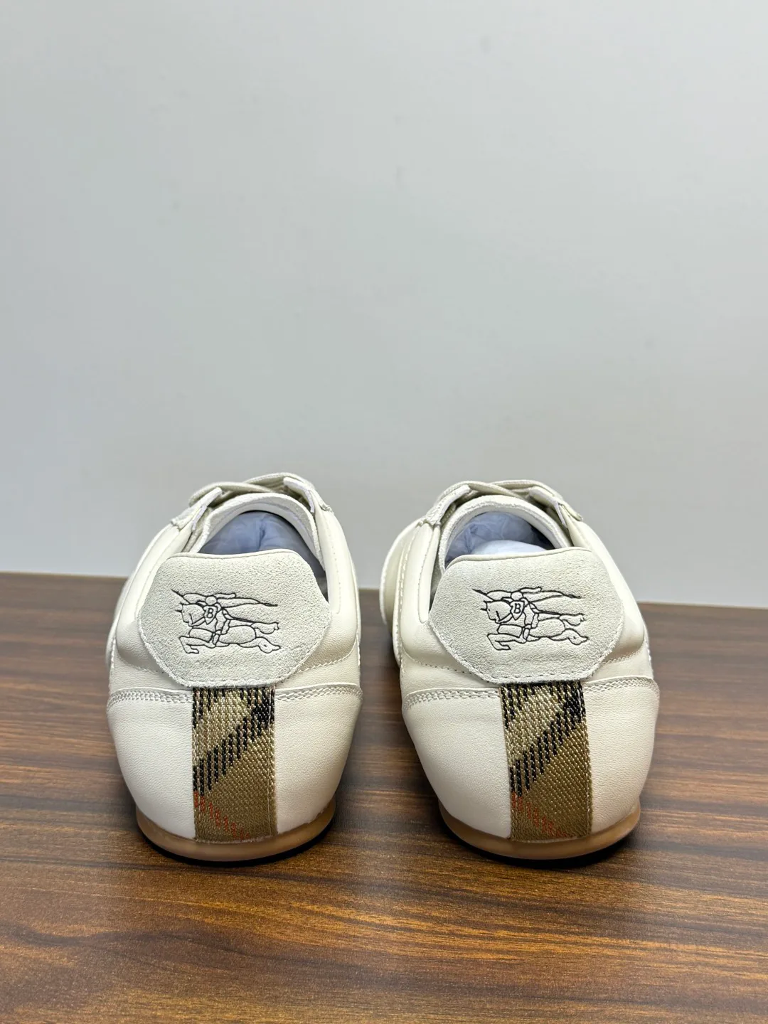 Кроссовки Женские Burberry 19716353