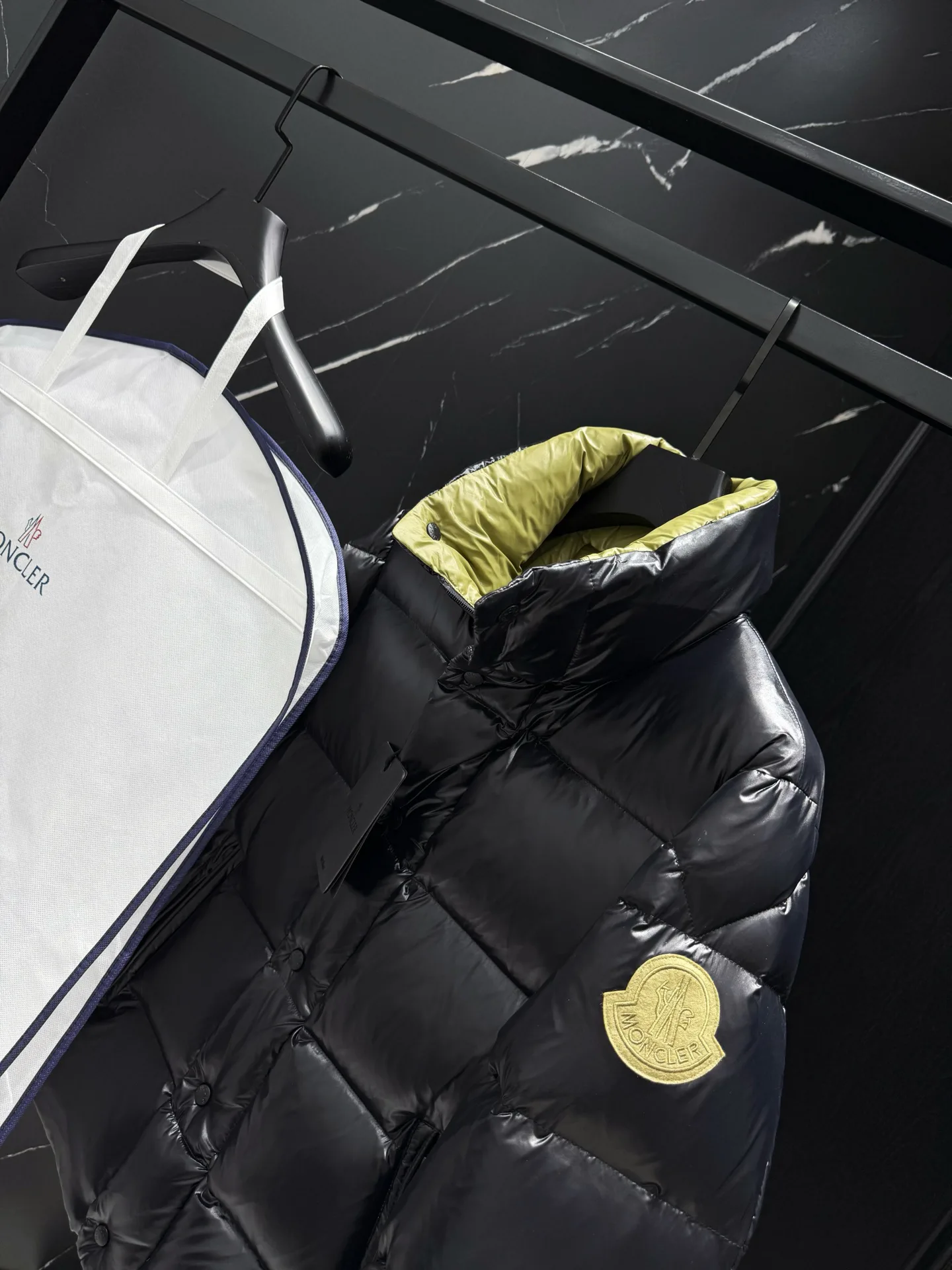 Куртки И Пуховики Мужские Moncler 1807040