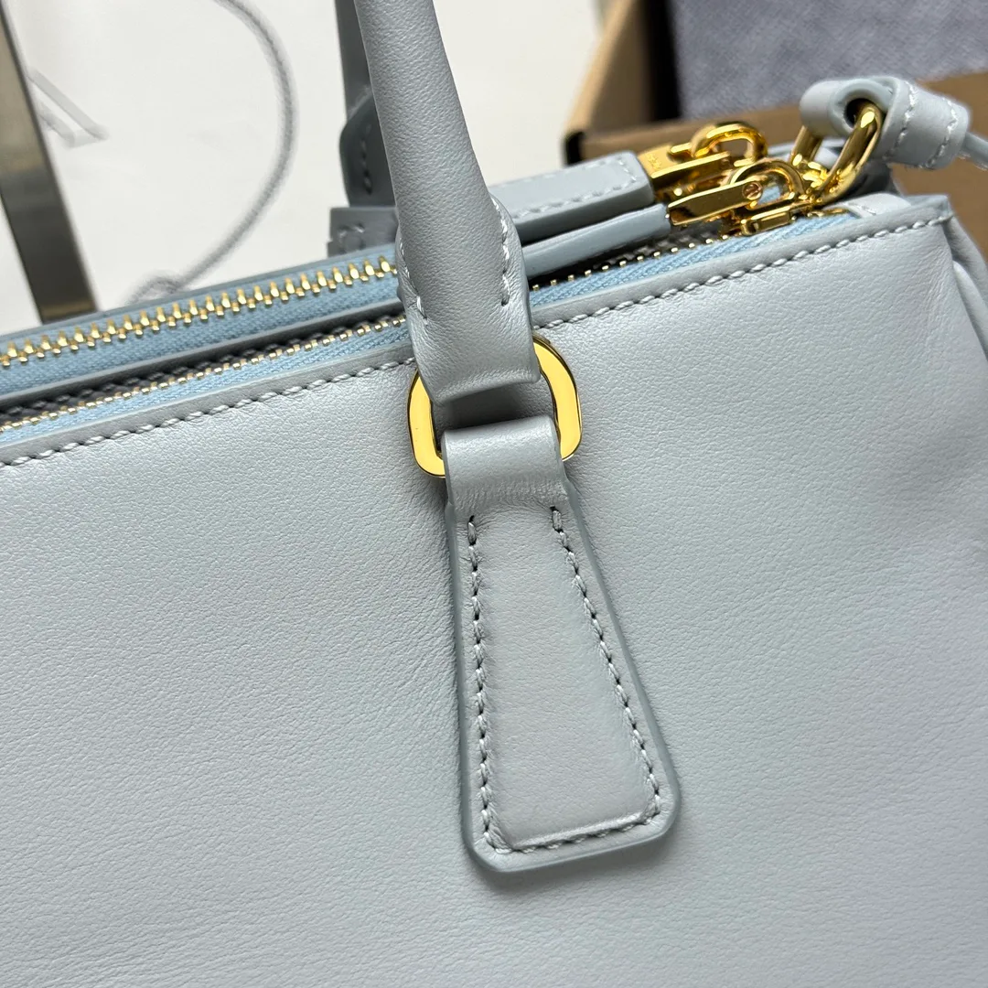 Классические Сумки Женские Prada 9872265