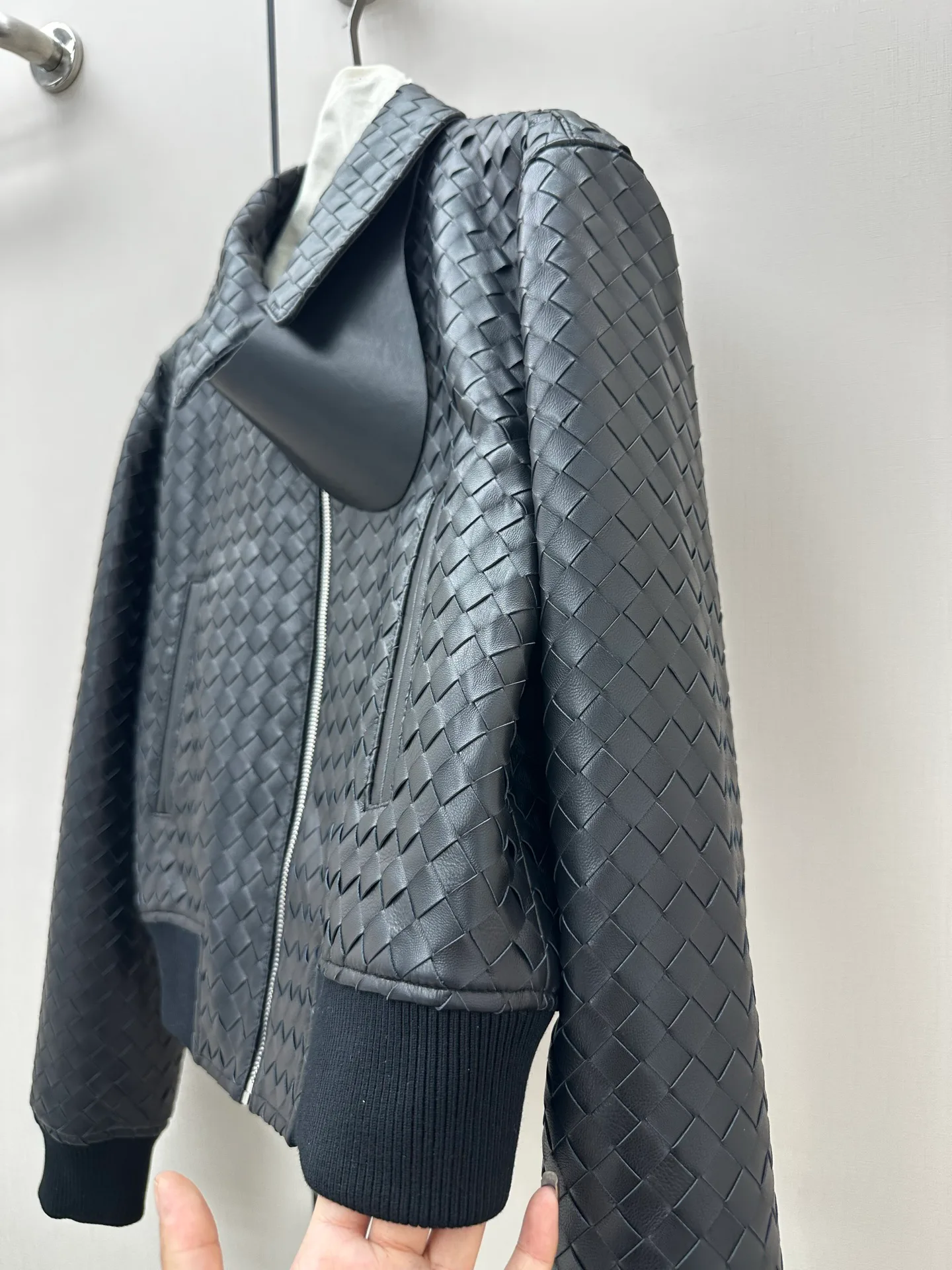 Кожаные Куртки И Дублёнки Женские Bottega Veneta 18601582