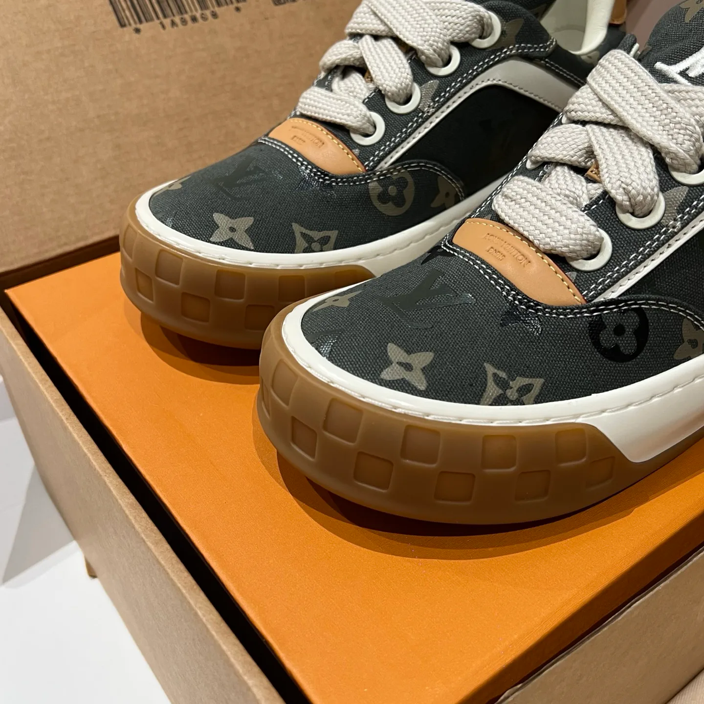 Кроссовки Женские Louis Vuitton 1412743