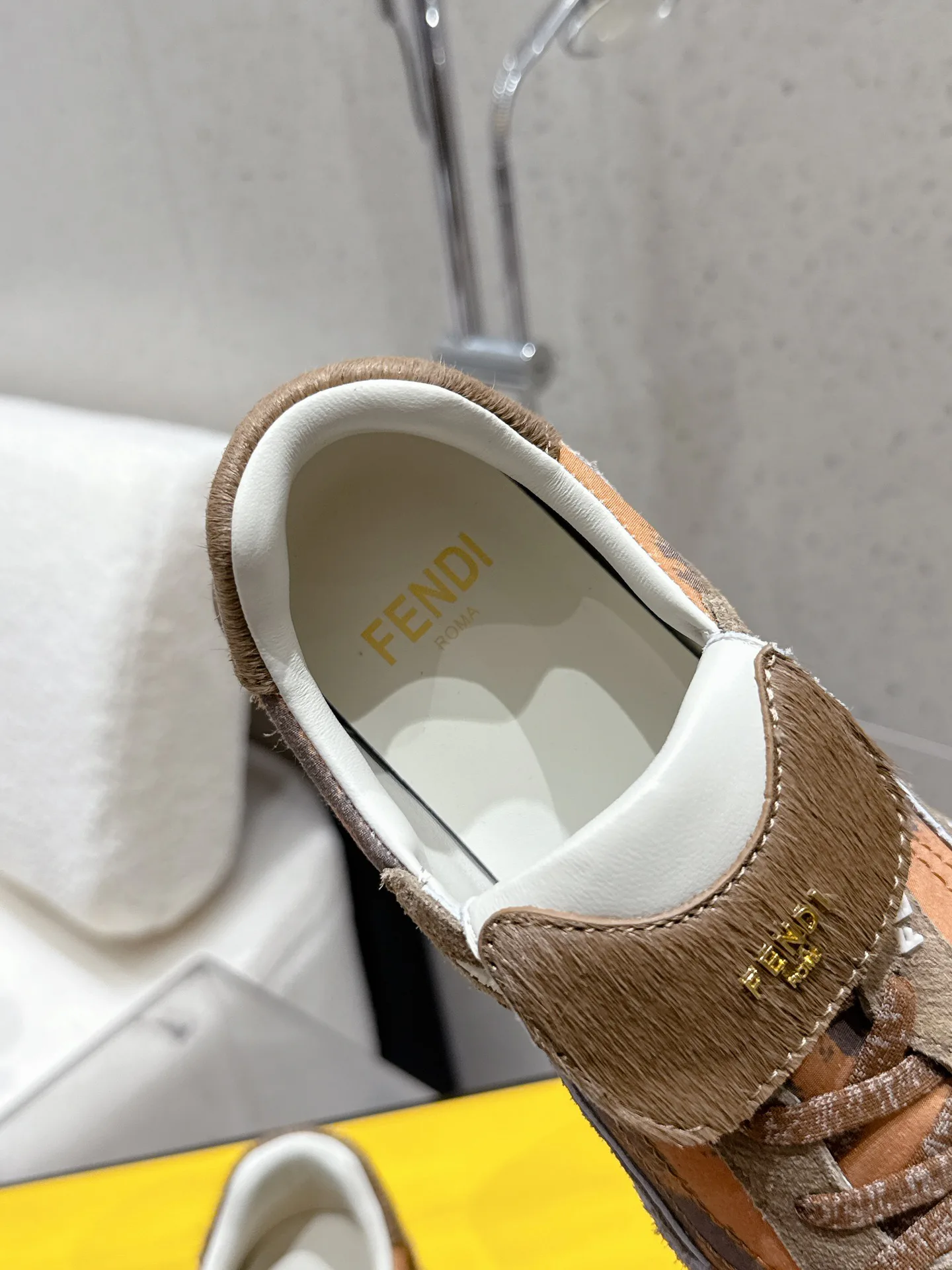 Кроссовки Женские Fendi 13078811