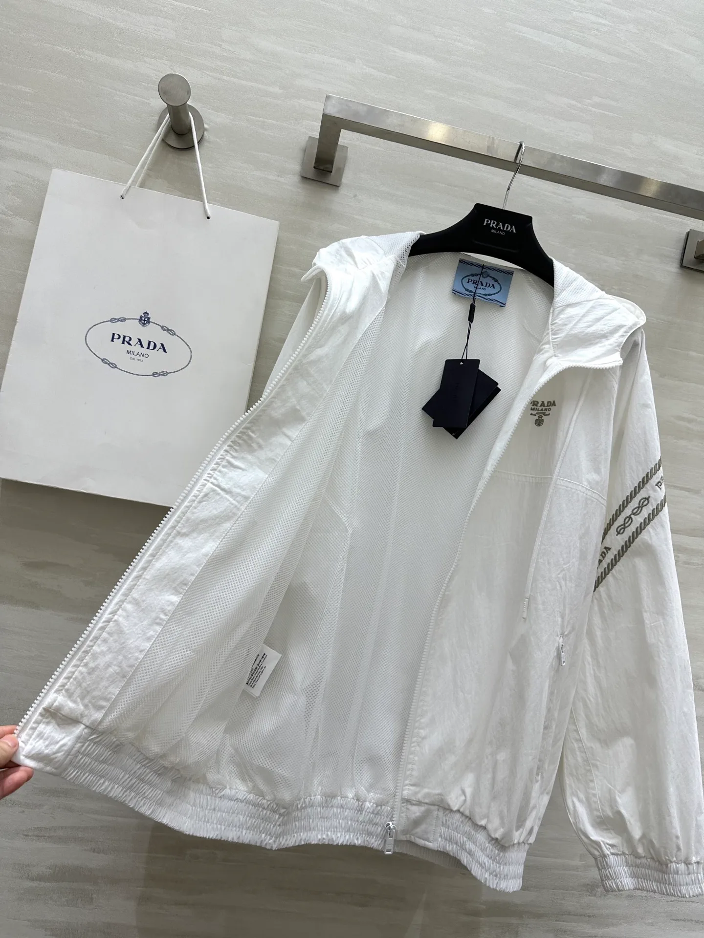 Куртки И Пуховики Женские Prada 10548