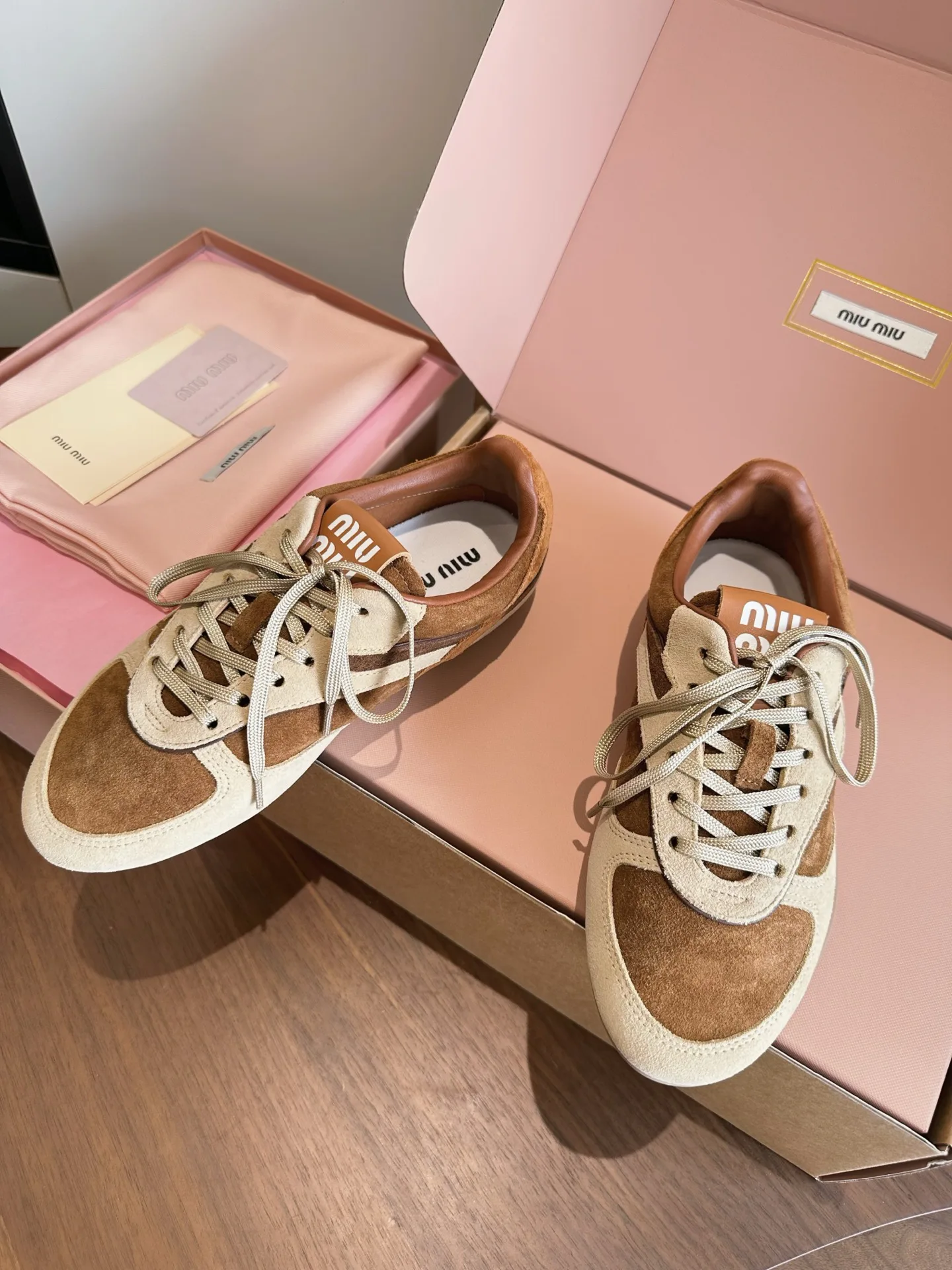 Кроссовки Женские Miu Miu 18444013
