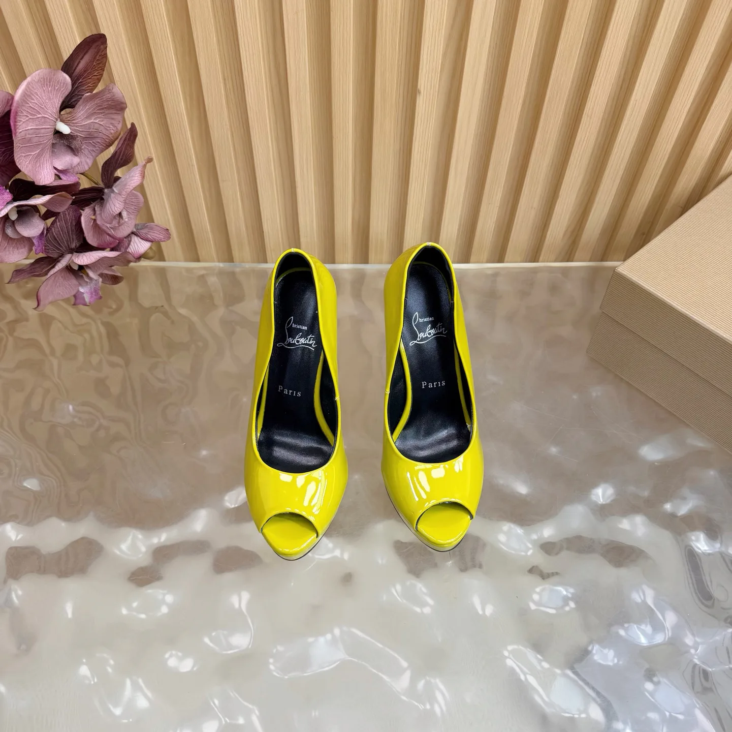 Босоножки Женские Christian Louboutin 9707814