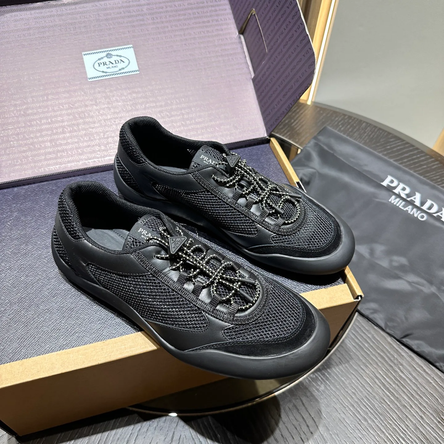 Кроссовки Мужские Prada 18192269