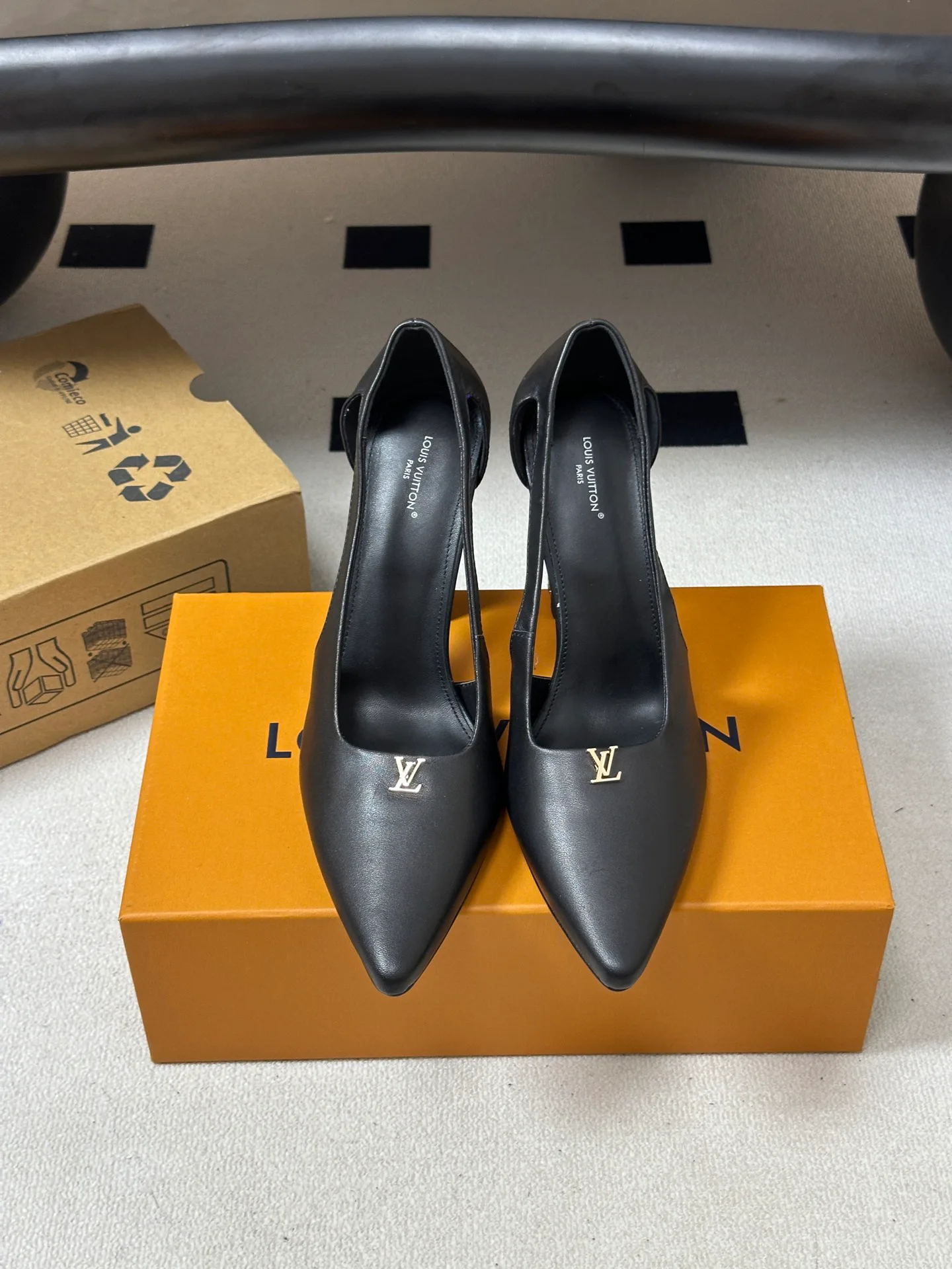 Туфли Женские Louis Vuitton 18340944