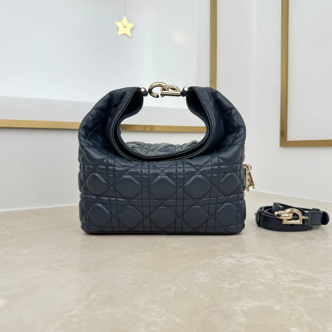 Классические Сумки Женские Christian Dior 18116271