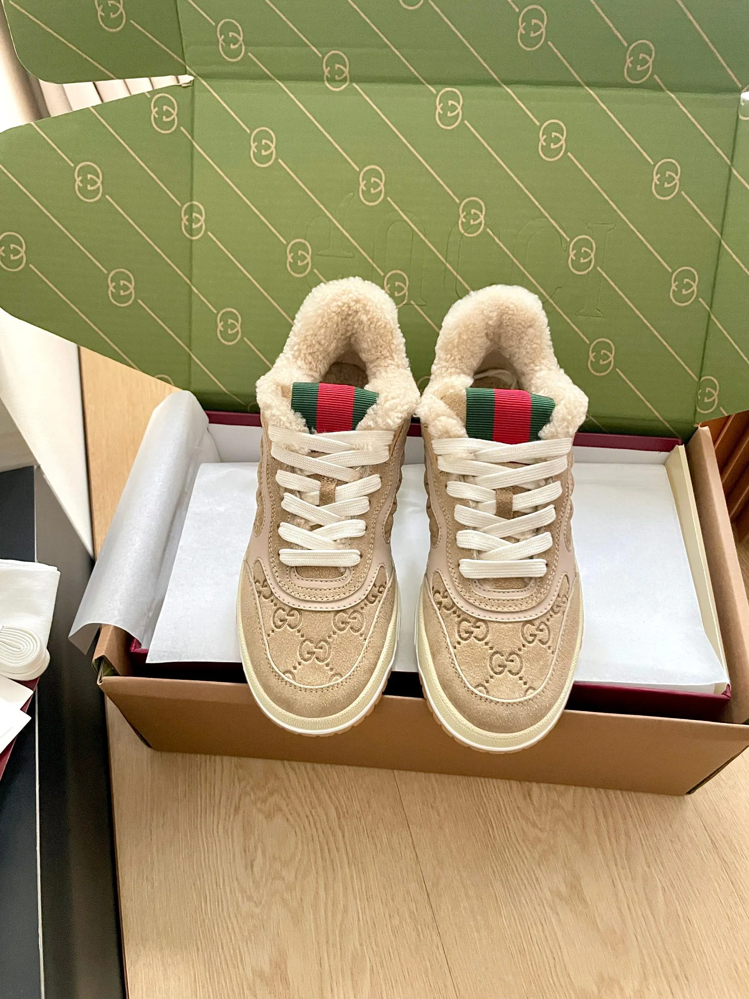 Кроссовки Женские Gucci 941881