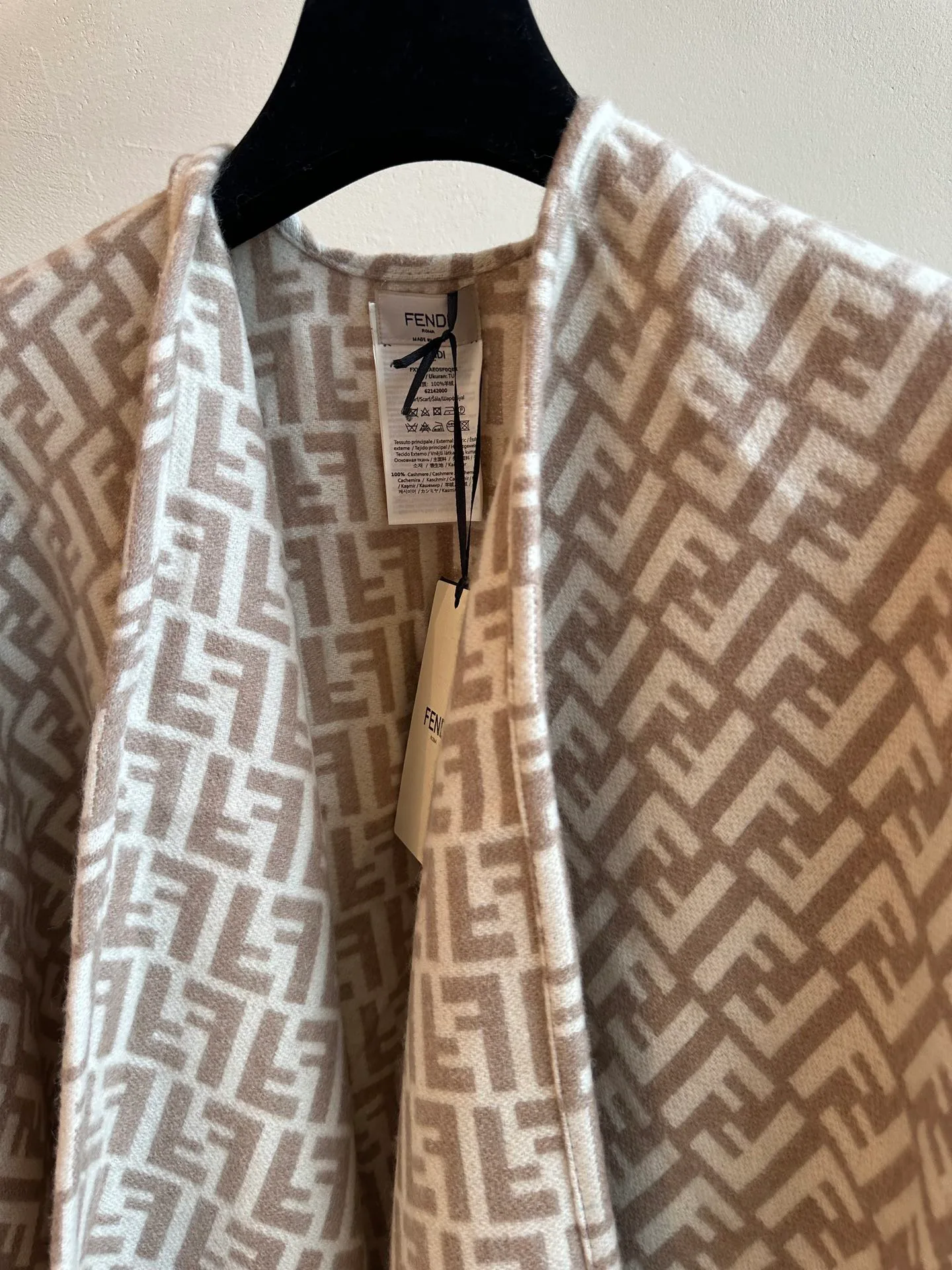 Шарфы Fendi 1813583