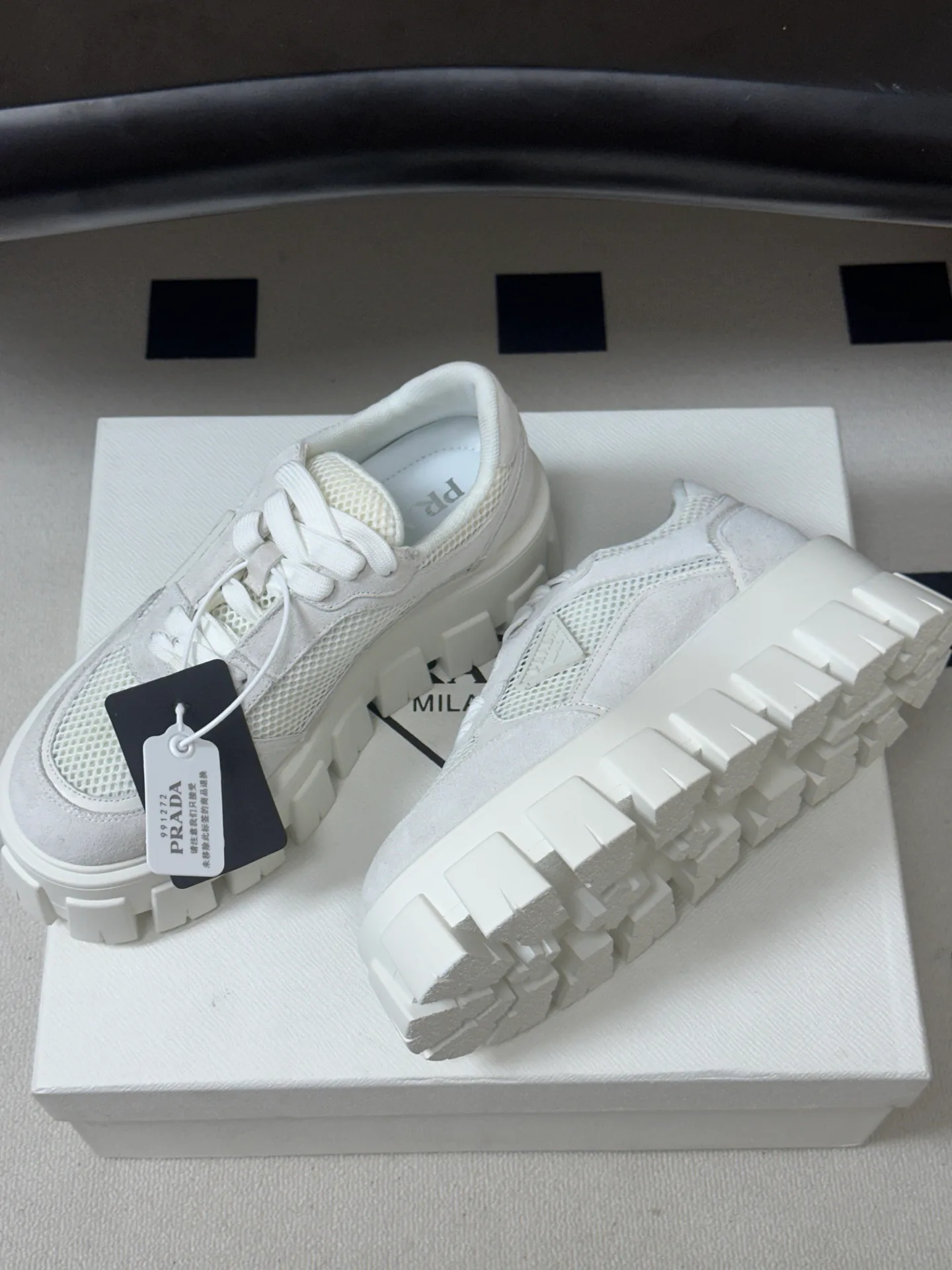 Кроссовки Женские Prada 18049584