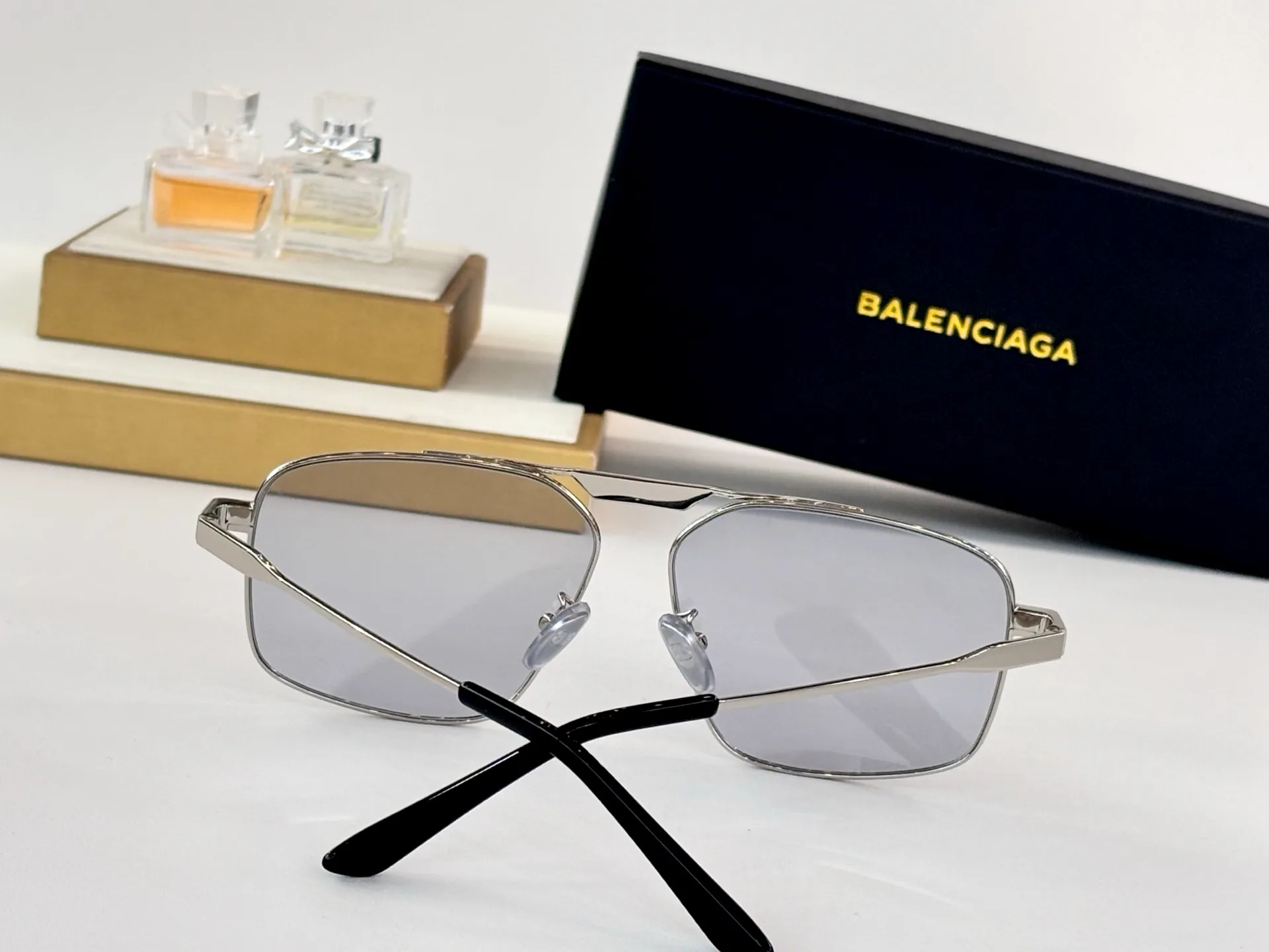 Очки Balenciaga 13389357