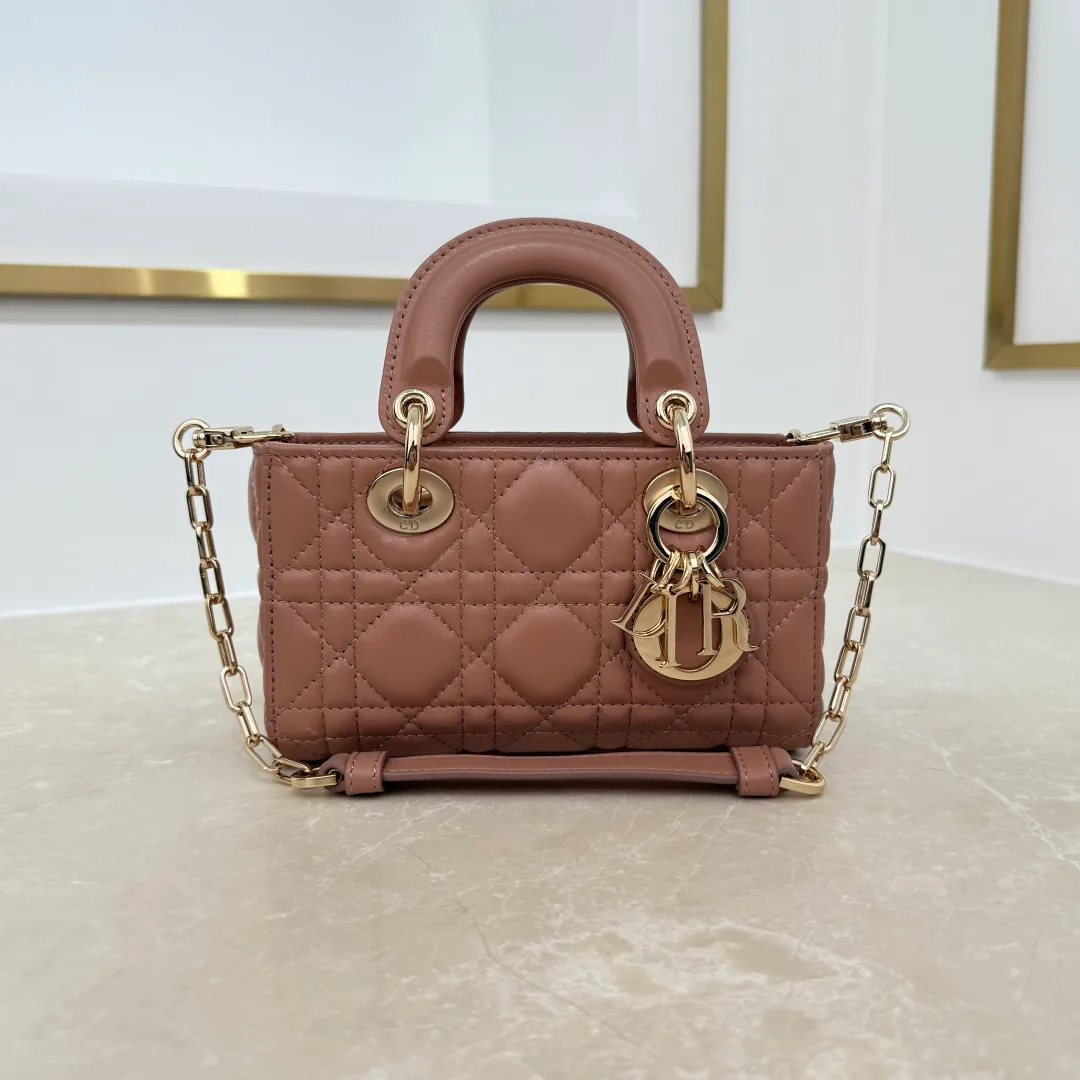 Классические Сумки Женские Christian Dior 18187868