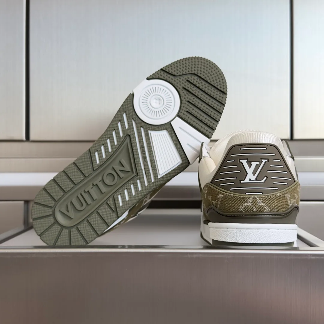 Кроссовки Женские Louis Vuitton 17483743