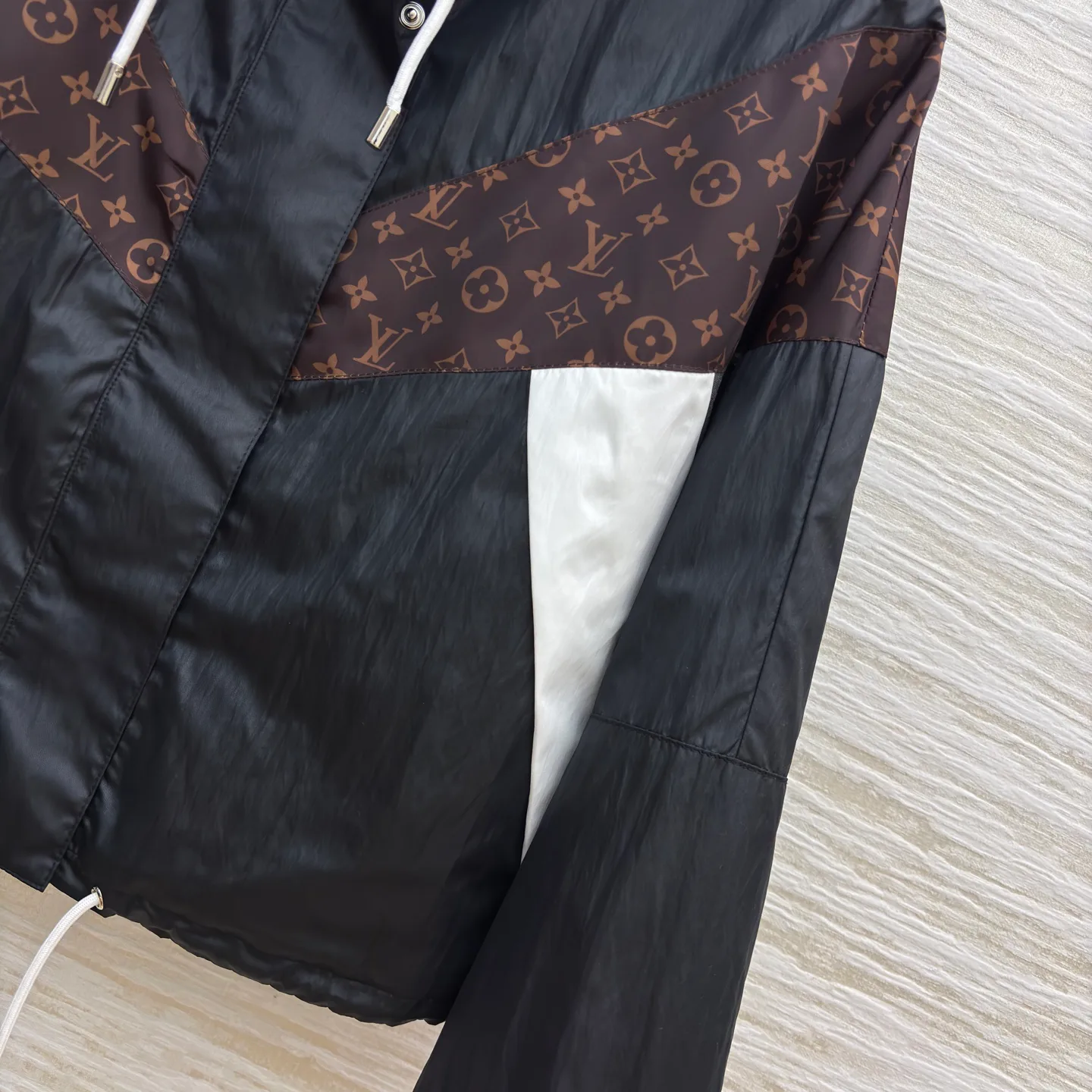 Куртки И Пуховики Женские Louis Vuitton 1463381