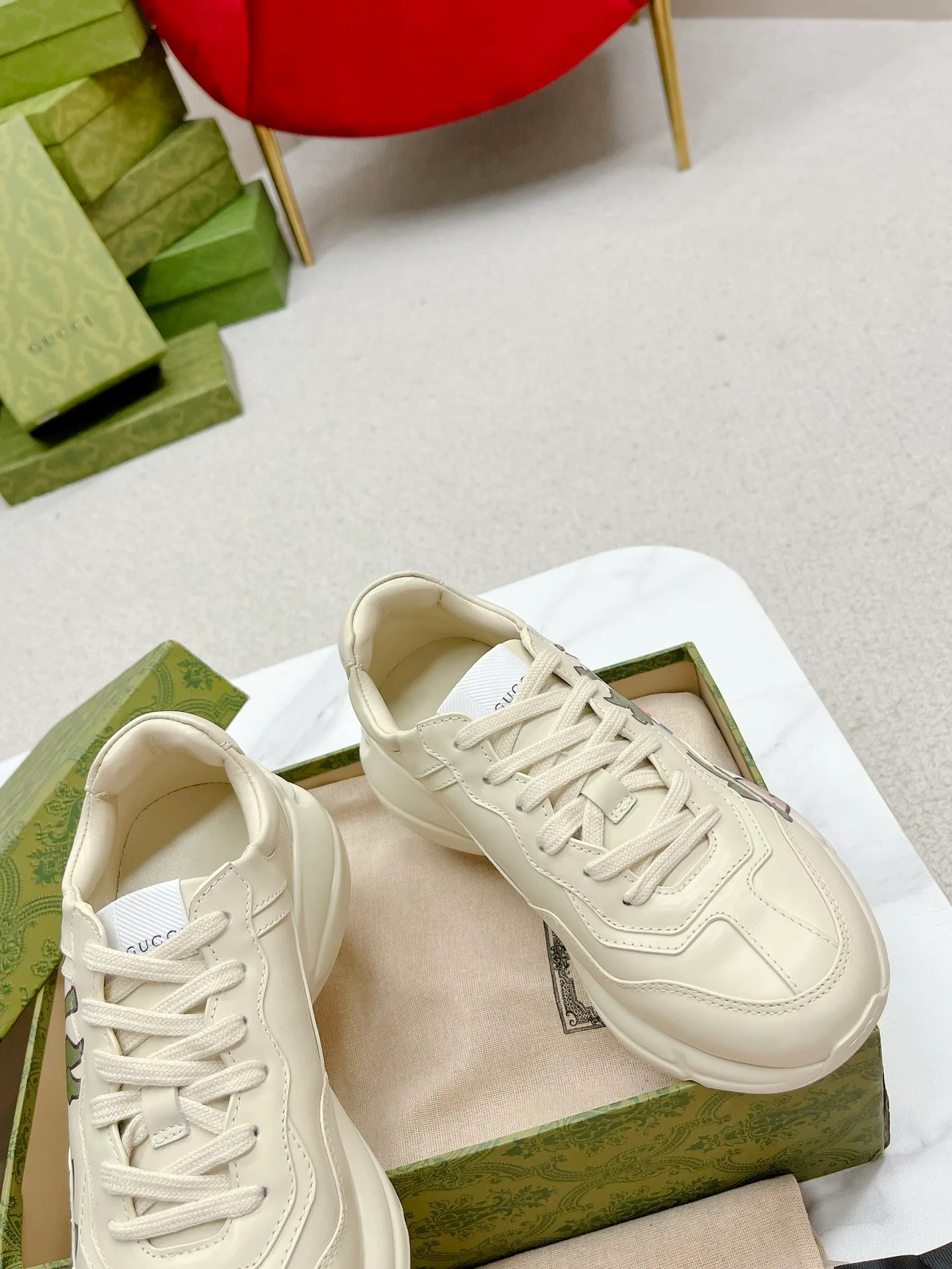 Кроссовки Женские Gucci 989684