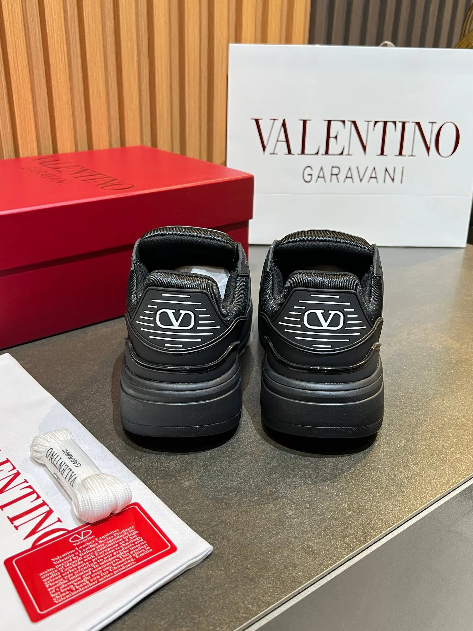 Кроссовки Женские Valentino 11575954