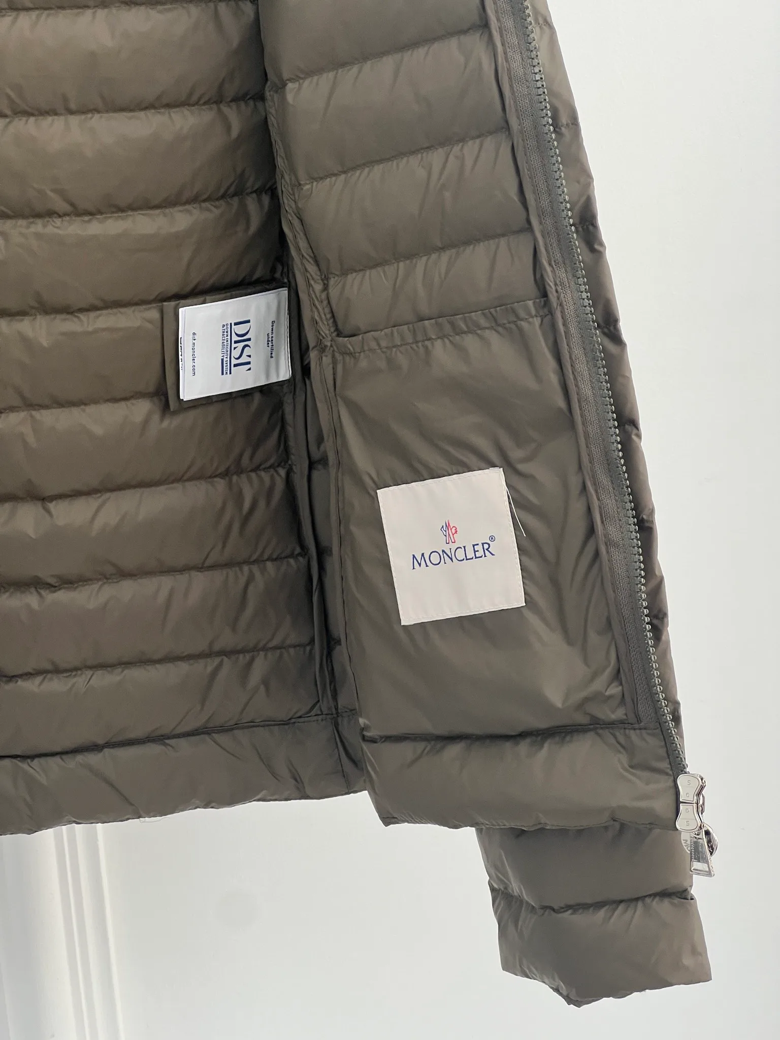 Куртки И Пуховики Женские Moncler 18416155