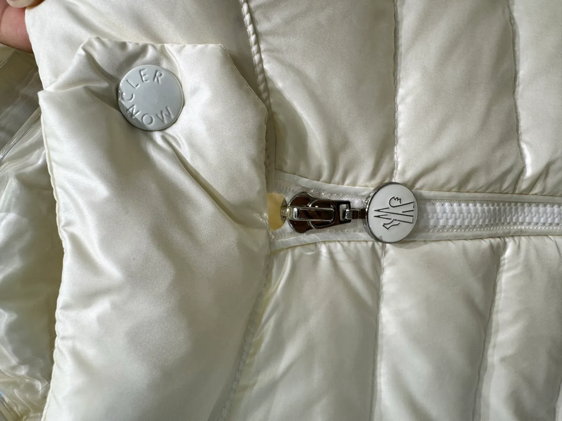 Куртки И Пуховики Женские Moncler 1223249