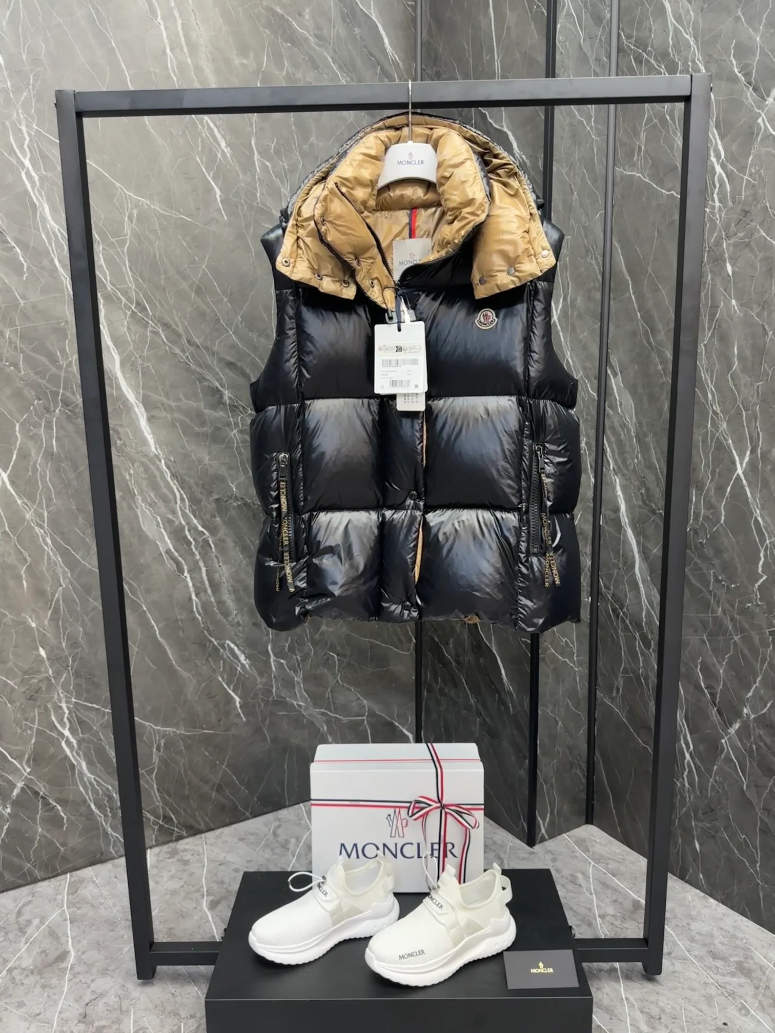 Жилеты Женские Moncler 19204231