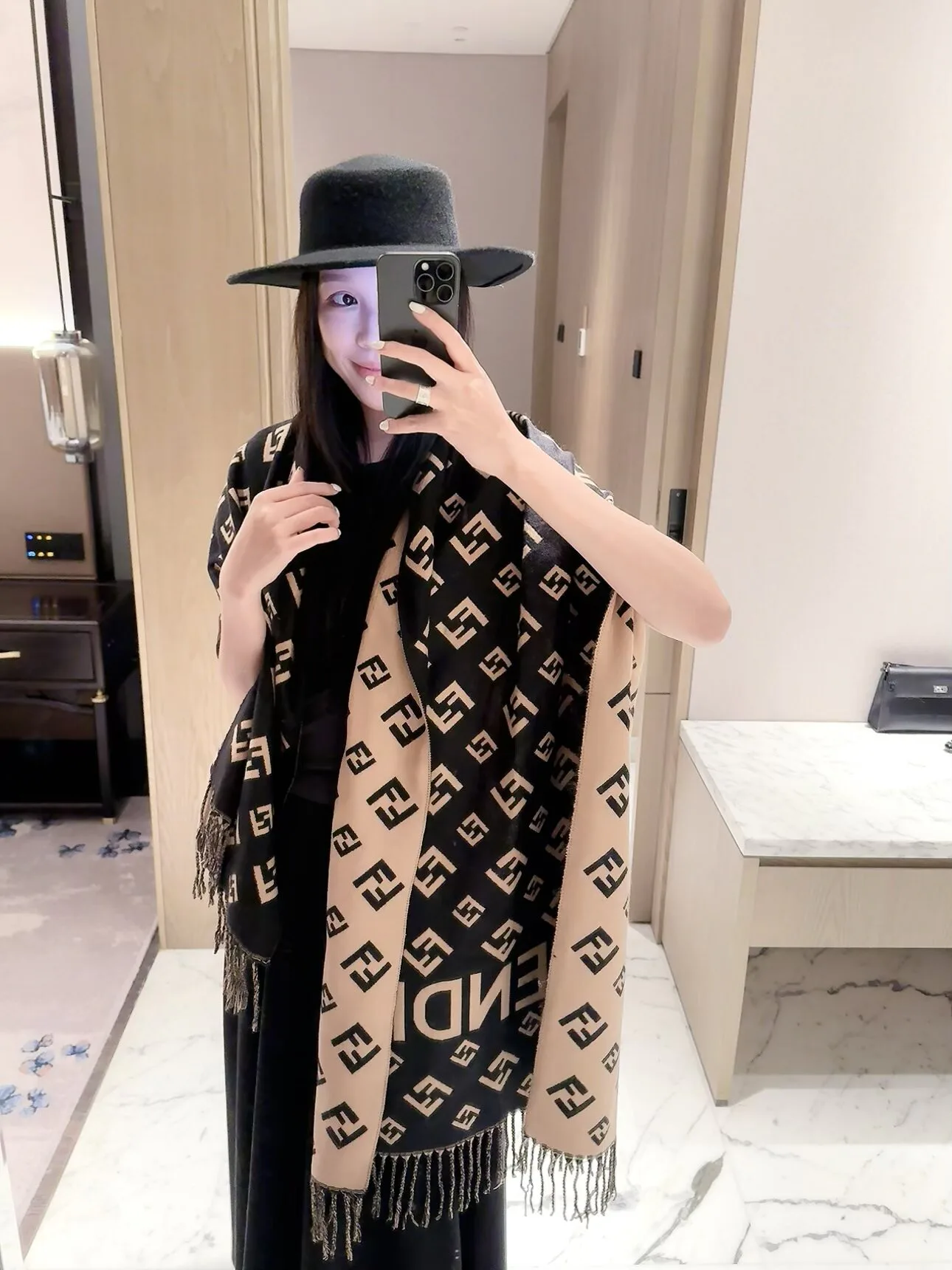 Шарфы Fendi 18427091