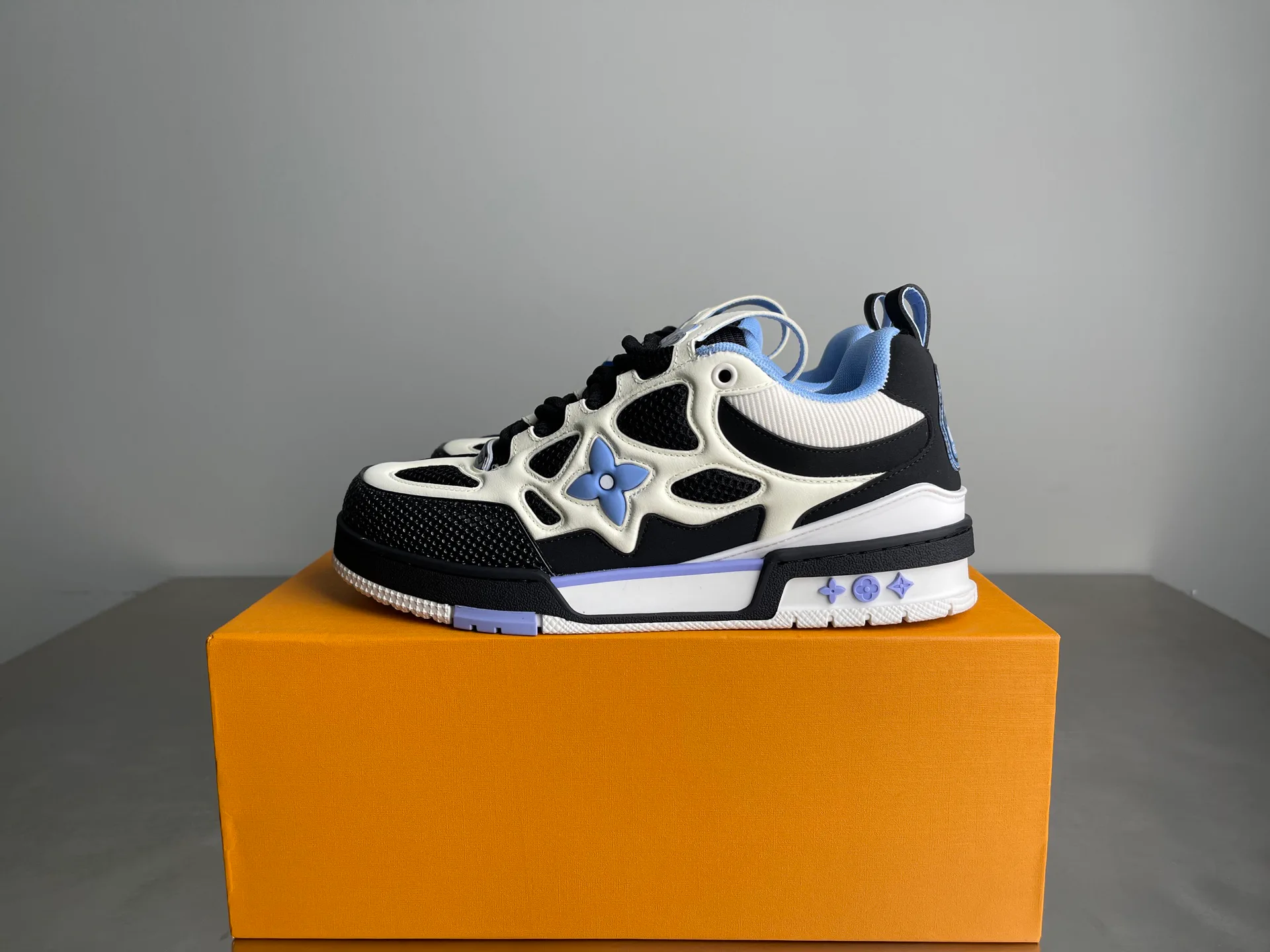 Кроссовки Женские Louis Vuitton 168935