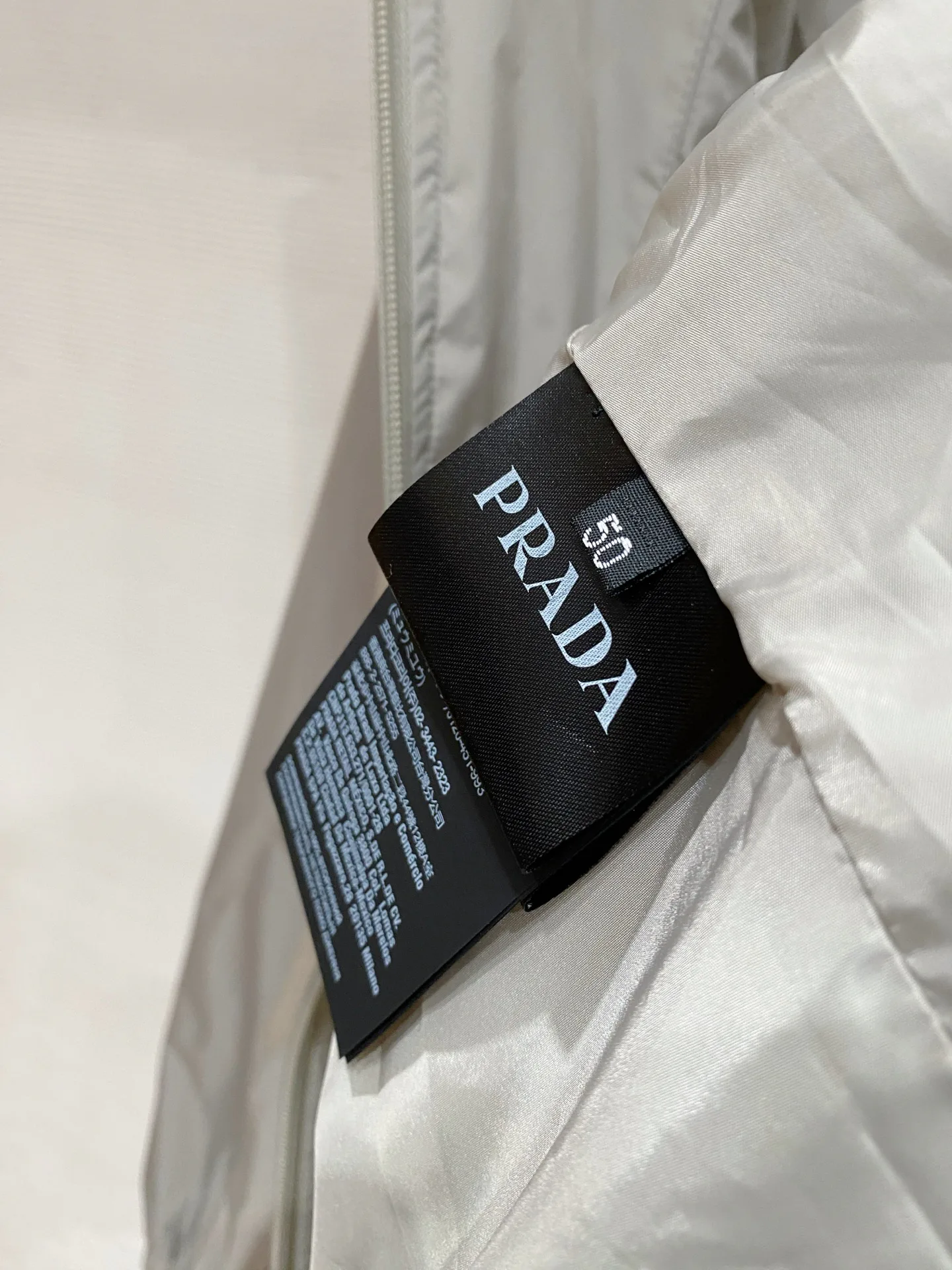 Куртки И Пуховики Мужские Prada 11504077