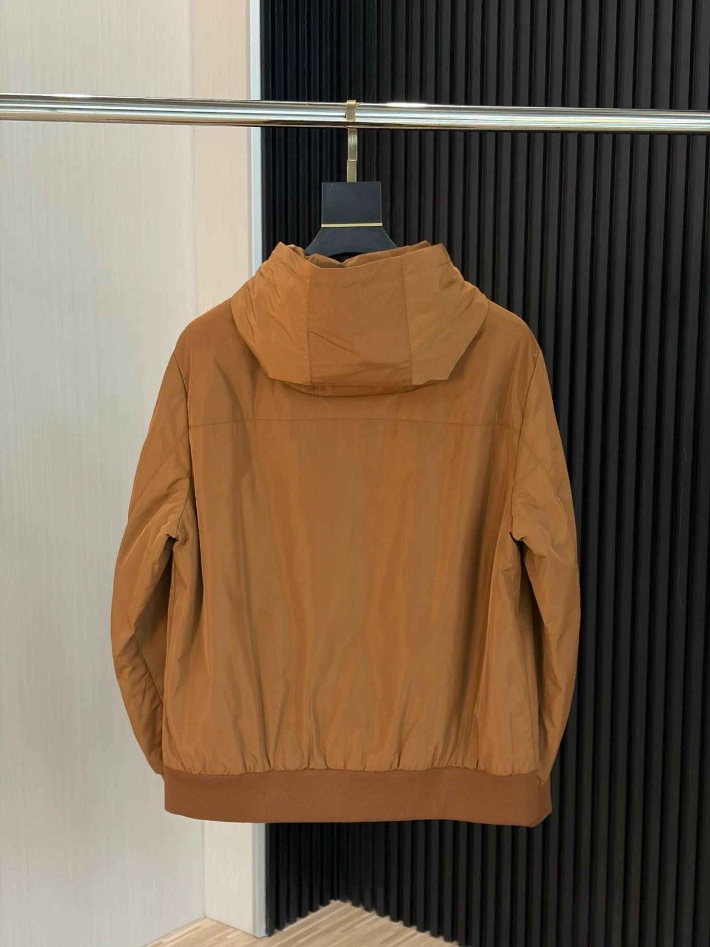 Куртки И Пуховики Мужские Moncler 18218450