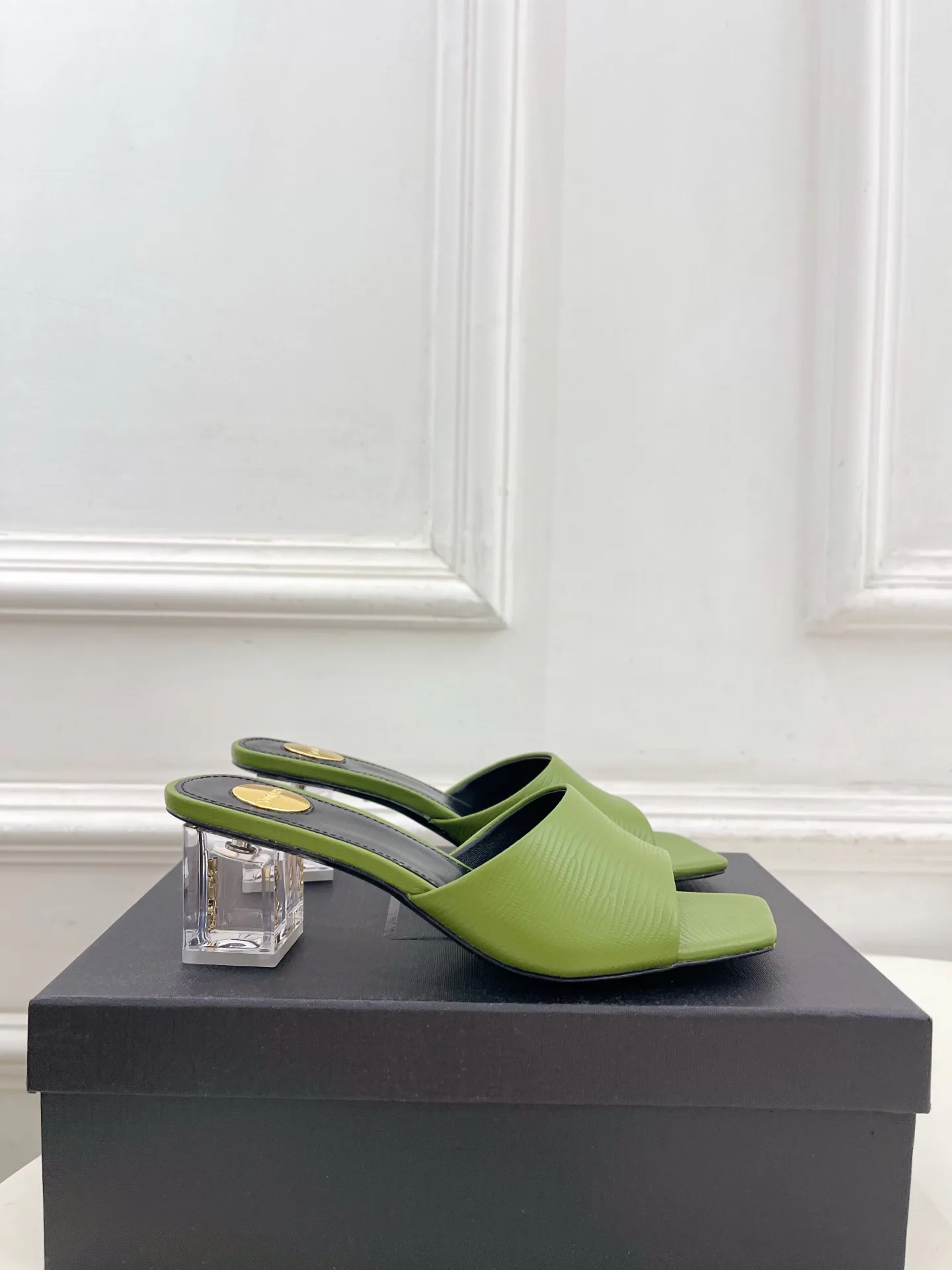 Босоножки Женские Saint Laurent 17506900