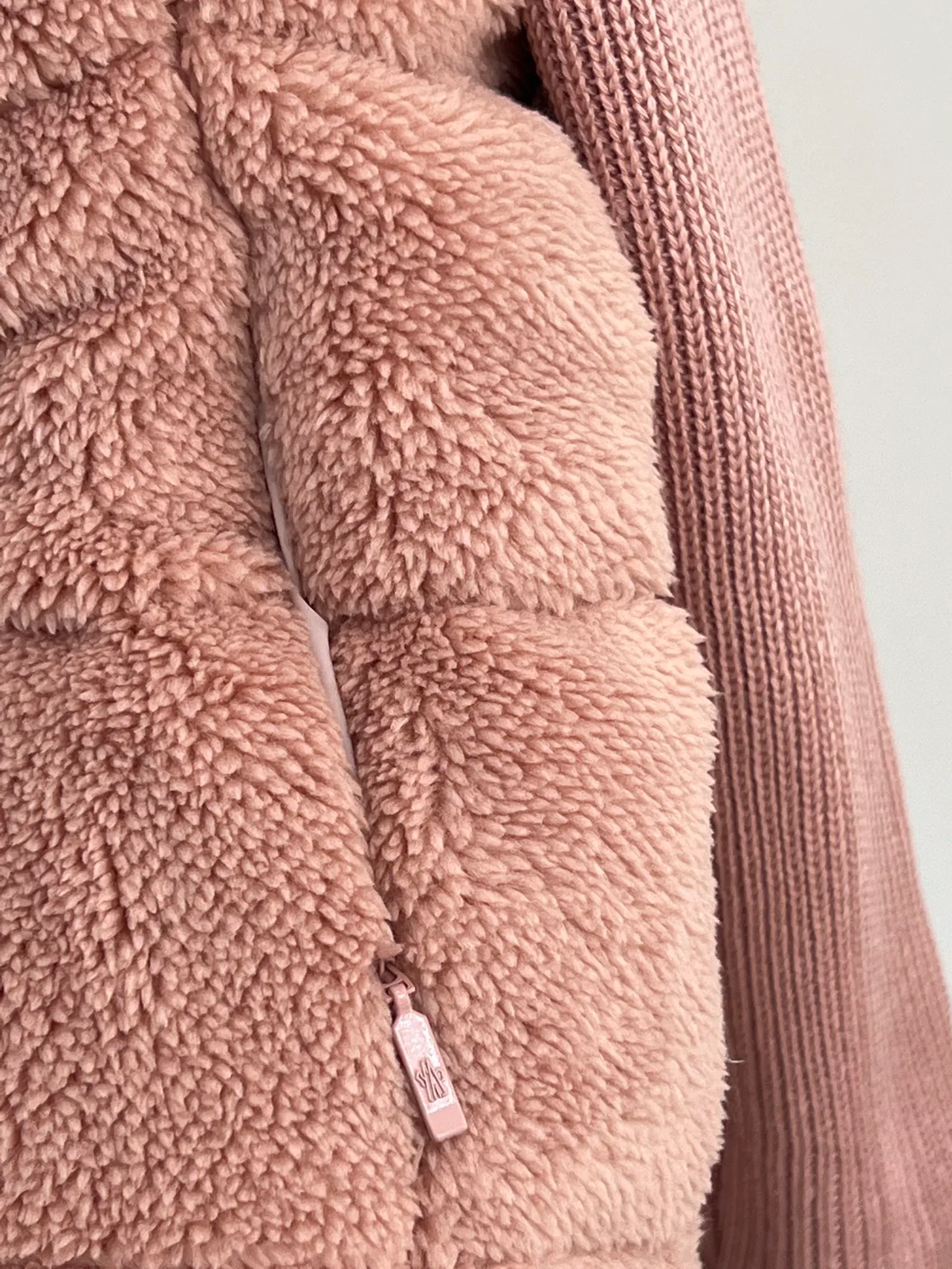 Куртки И Пуховики Женские Moncler 18416245