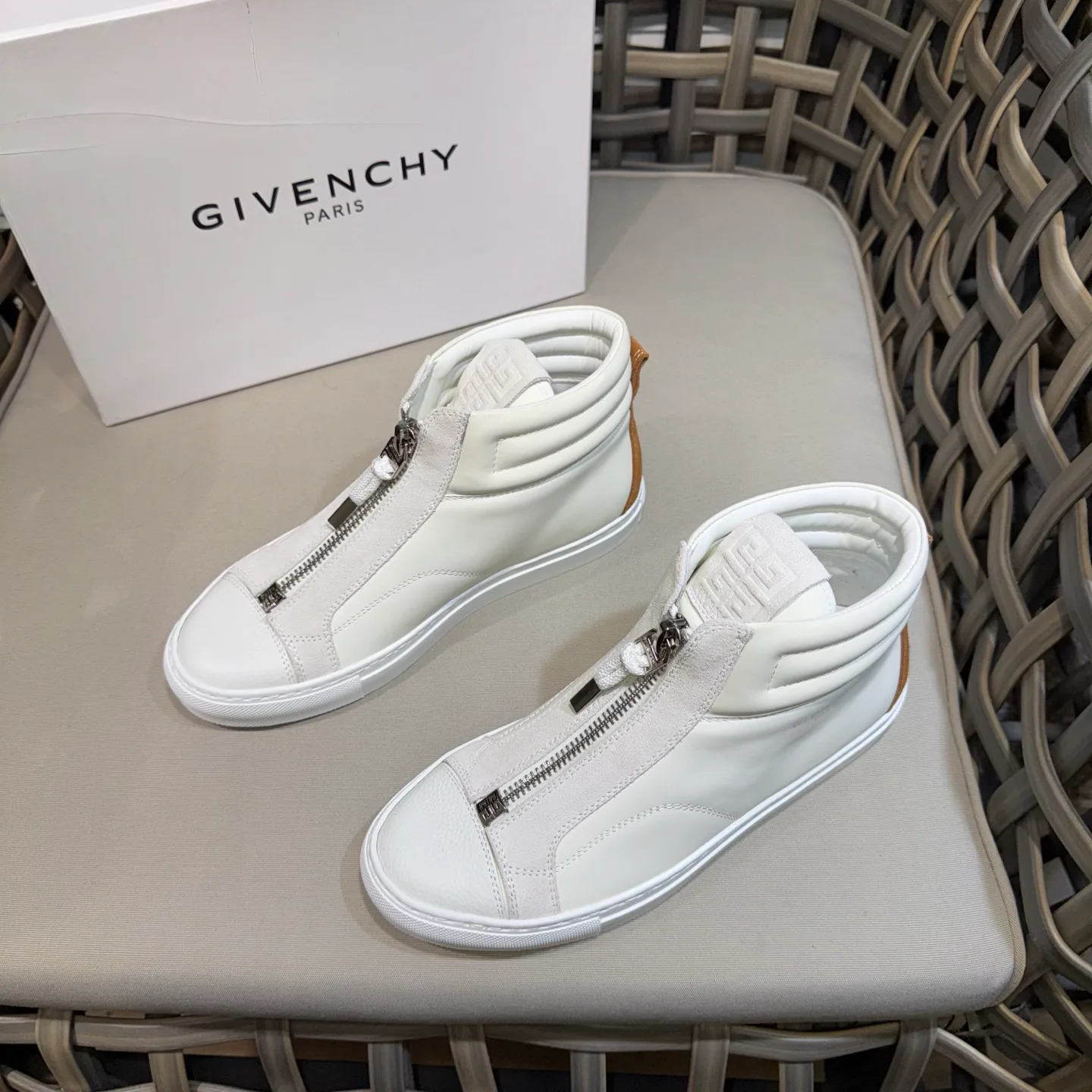 Кроссовки Мужские Givenchy 18267088
