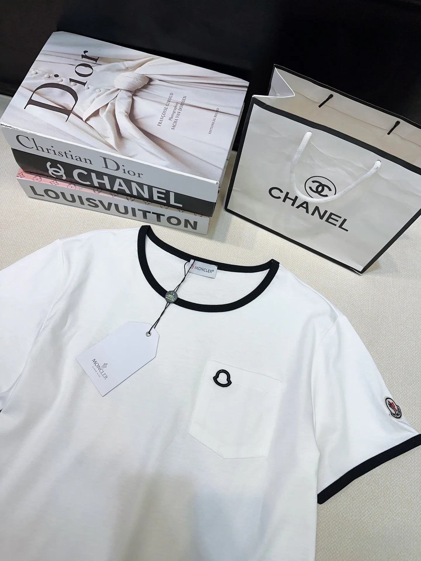 Футболки Женские Moncler 11056409