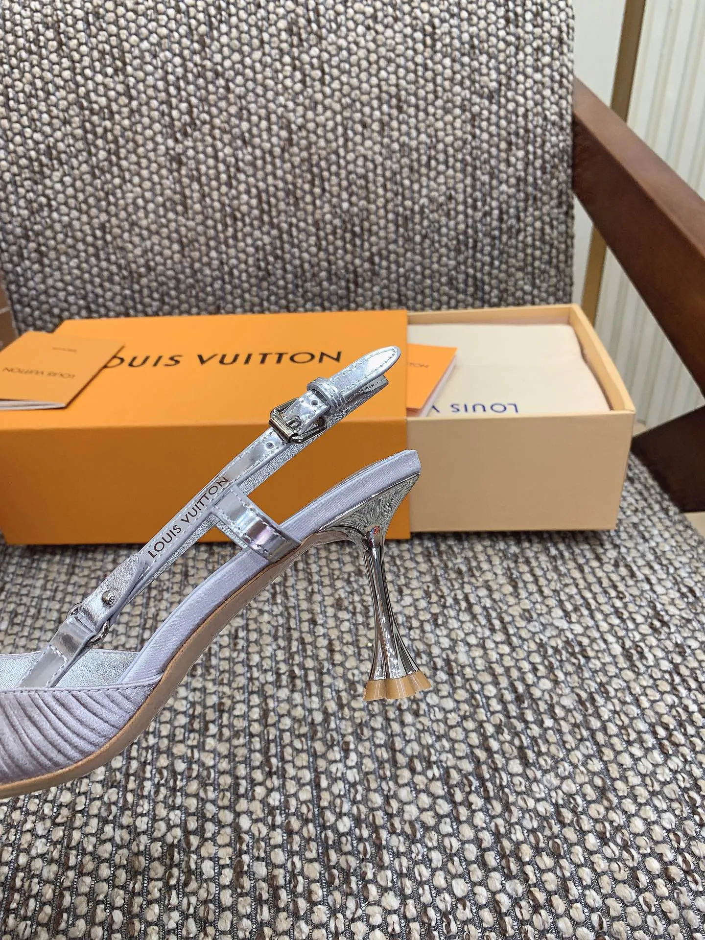 Туфли Женские Louis Vuitton 1834489