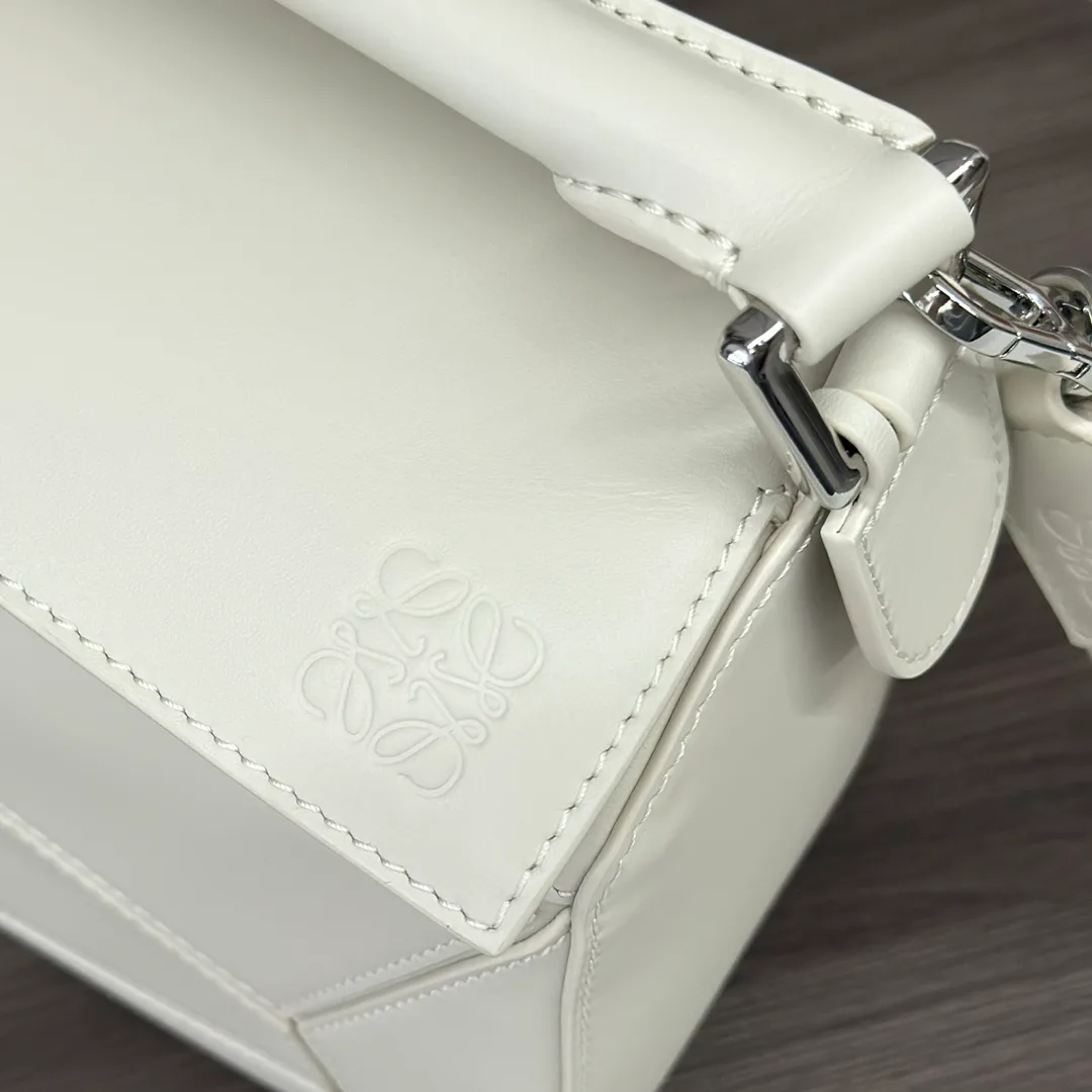 Классические Сумки Женские Loewe 11699887