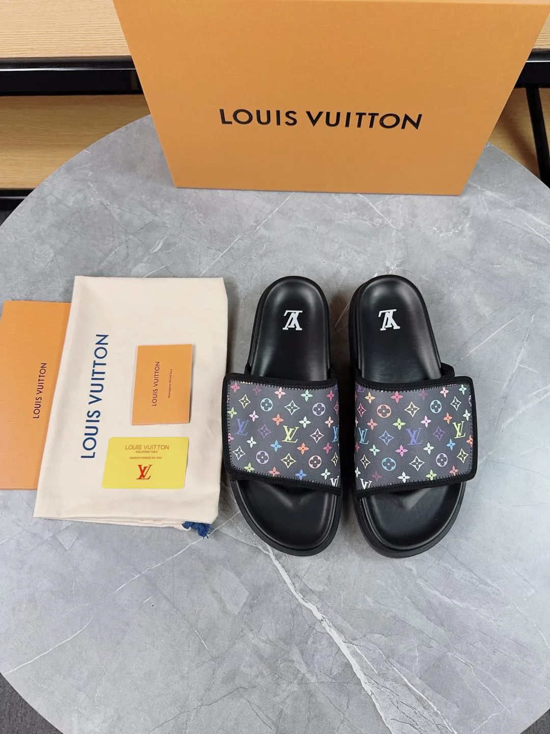 Шлепанцы Мужские Louis Vuitton 8916