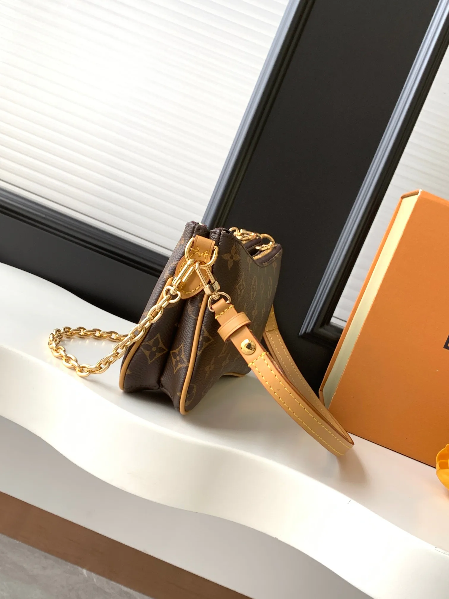 Классические Сумки Женские Louis Vuitton 18153209