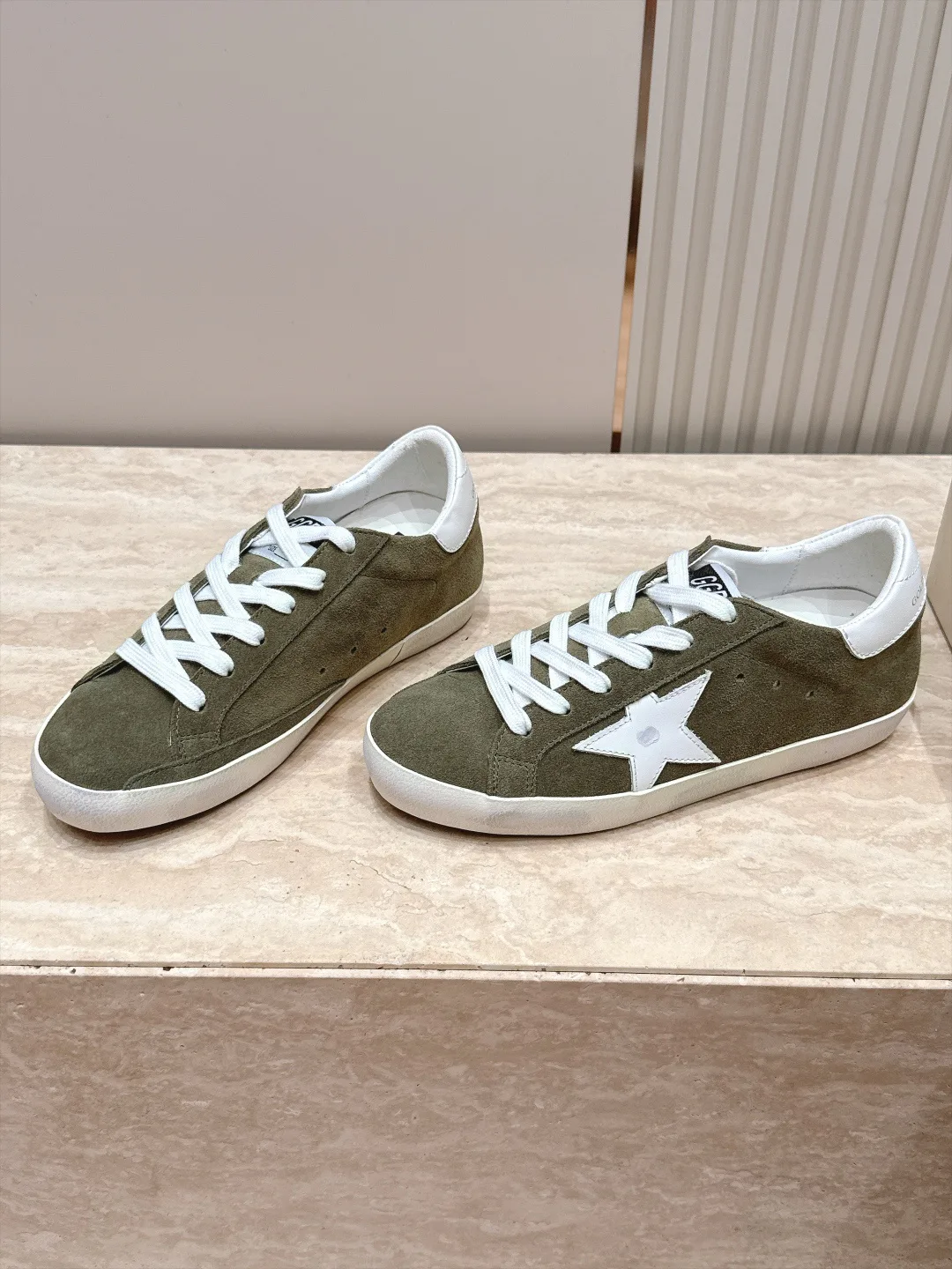 Кроссовки Женские Golden Goose 17963440