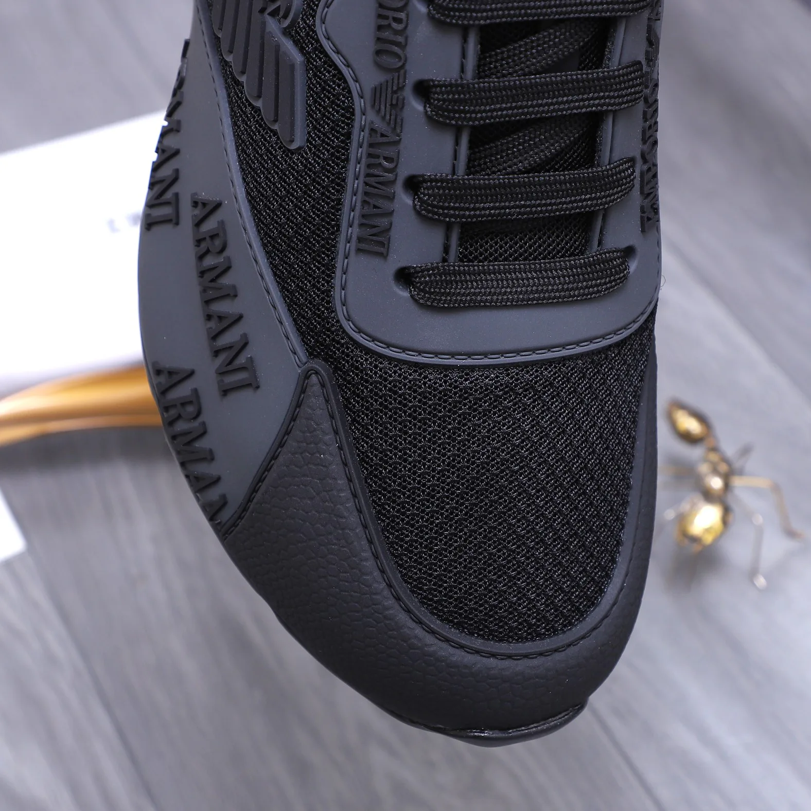 Кроссовки Женские Armani 1142408